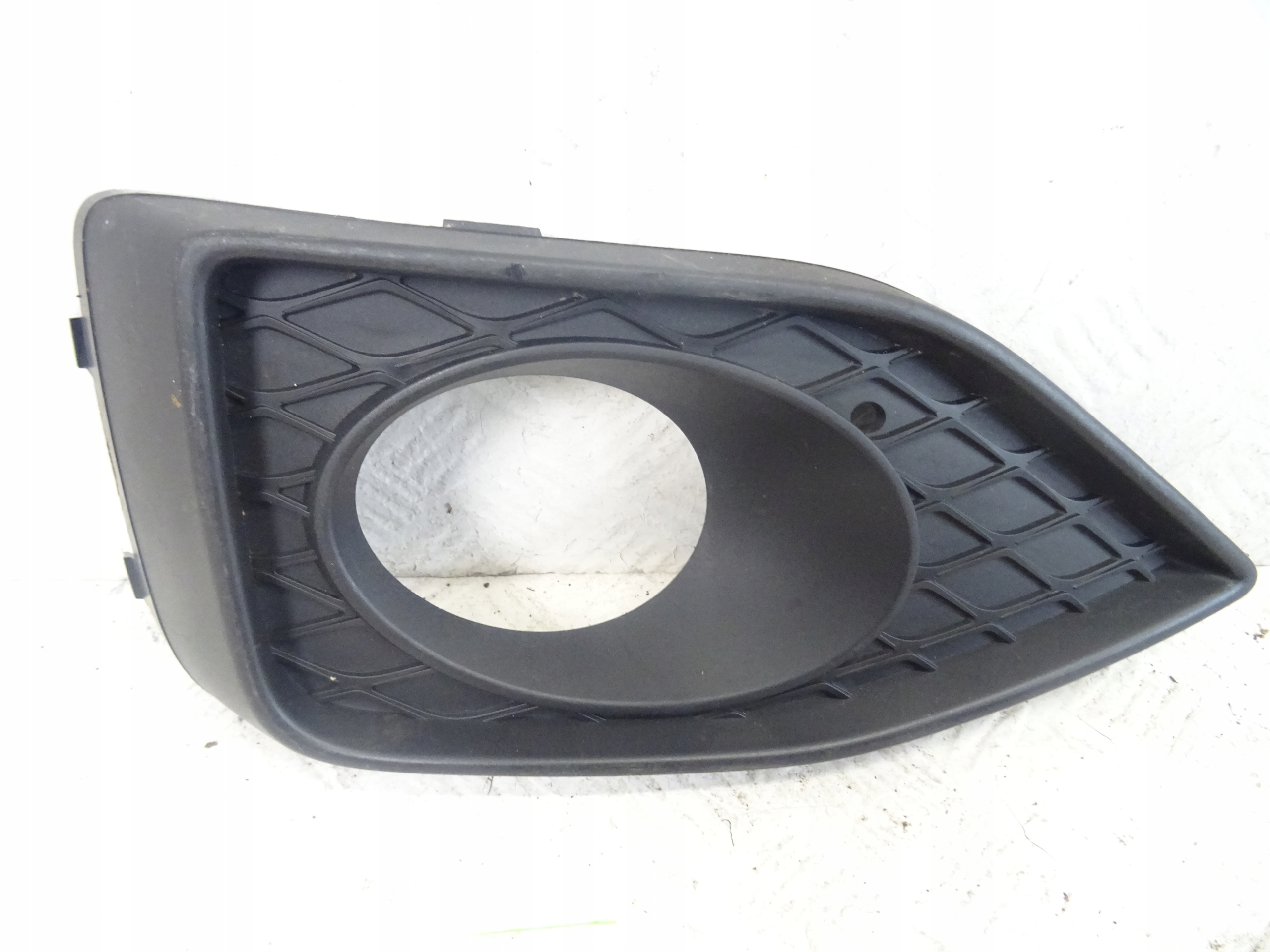grid of a bumper front front SEAT TARRACO 5FJ853665