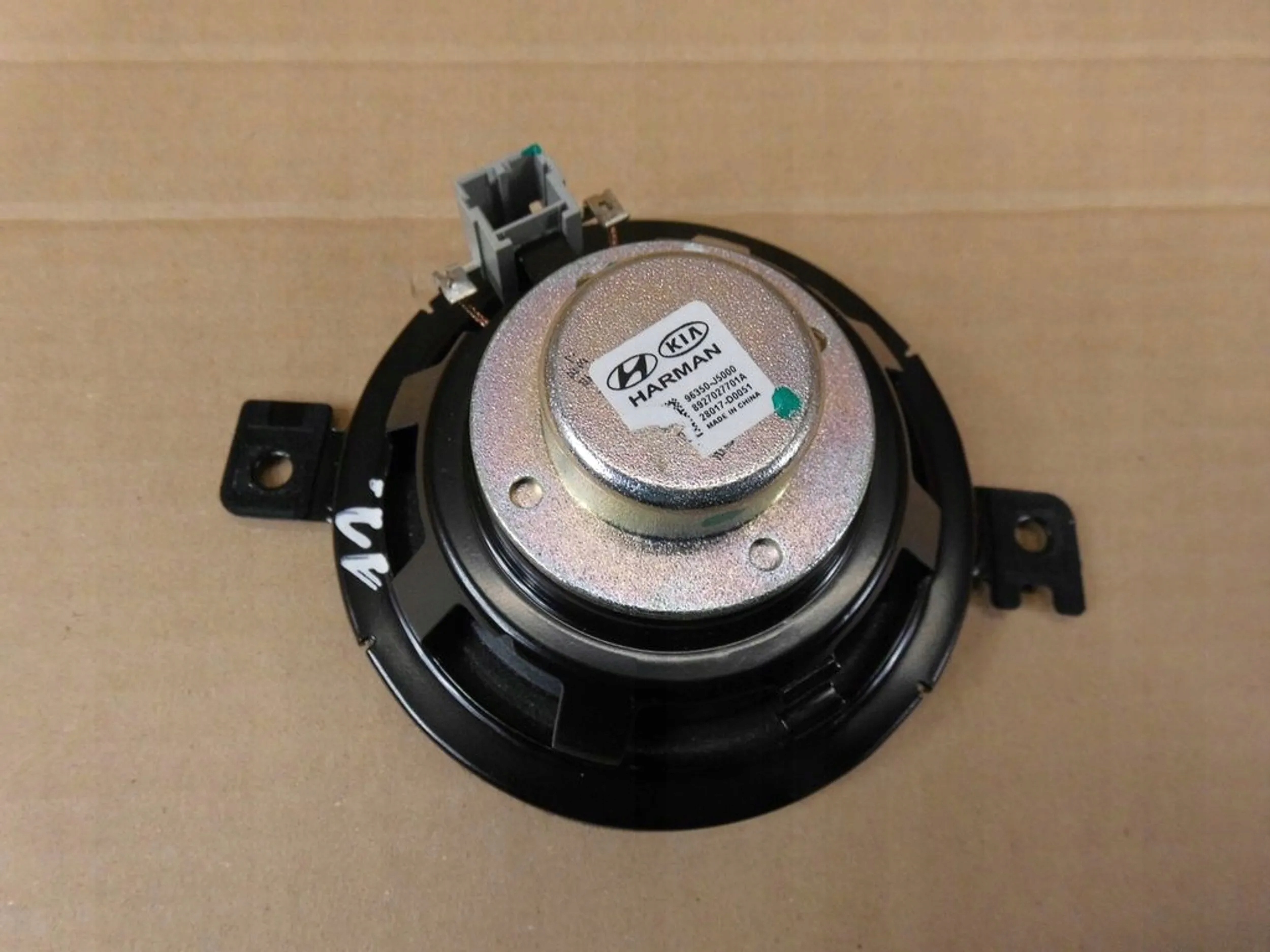 Kia Stinger speaker HARMAN 96350J5000