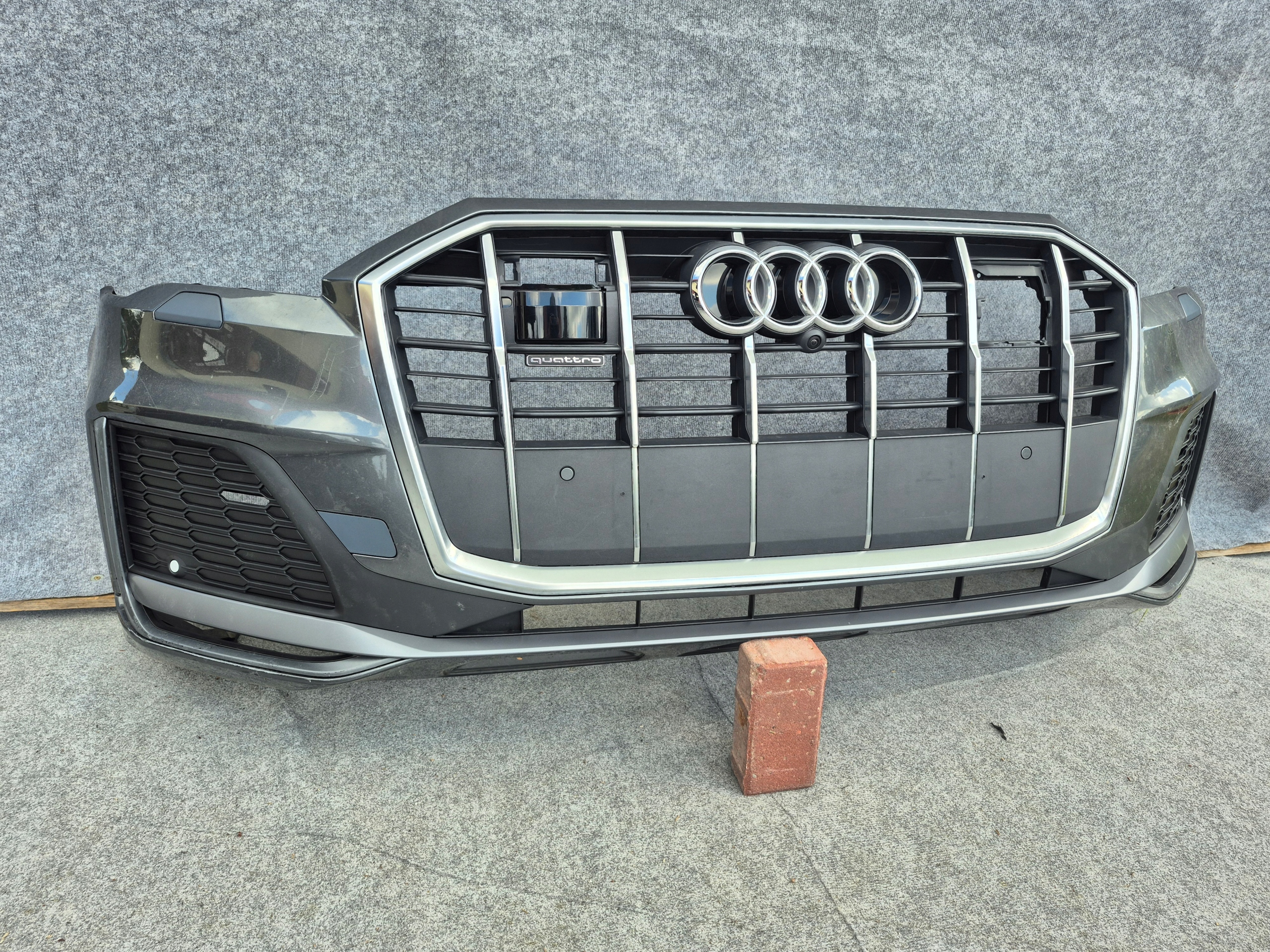 AUDI Q7 4M0 LIFT S-LINE 2020- ZDERZAK PRZÓD 6x PDC KAMERA Strona zabudowy przód