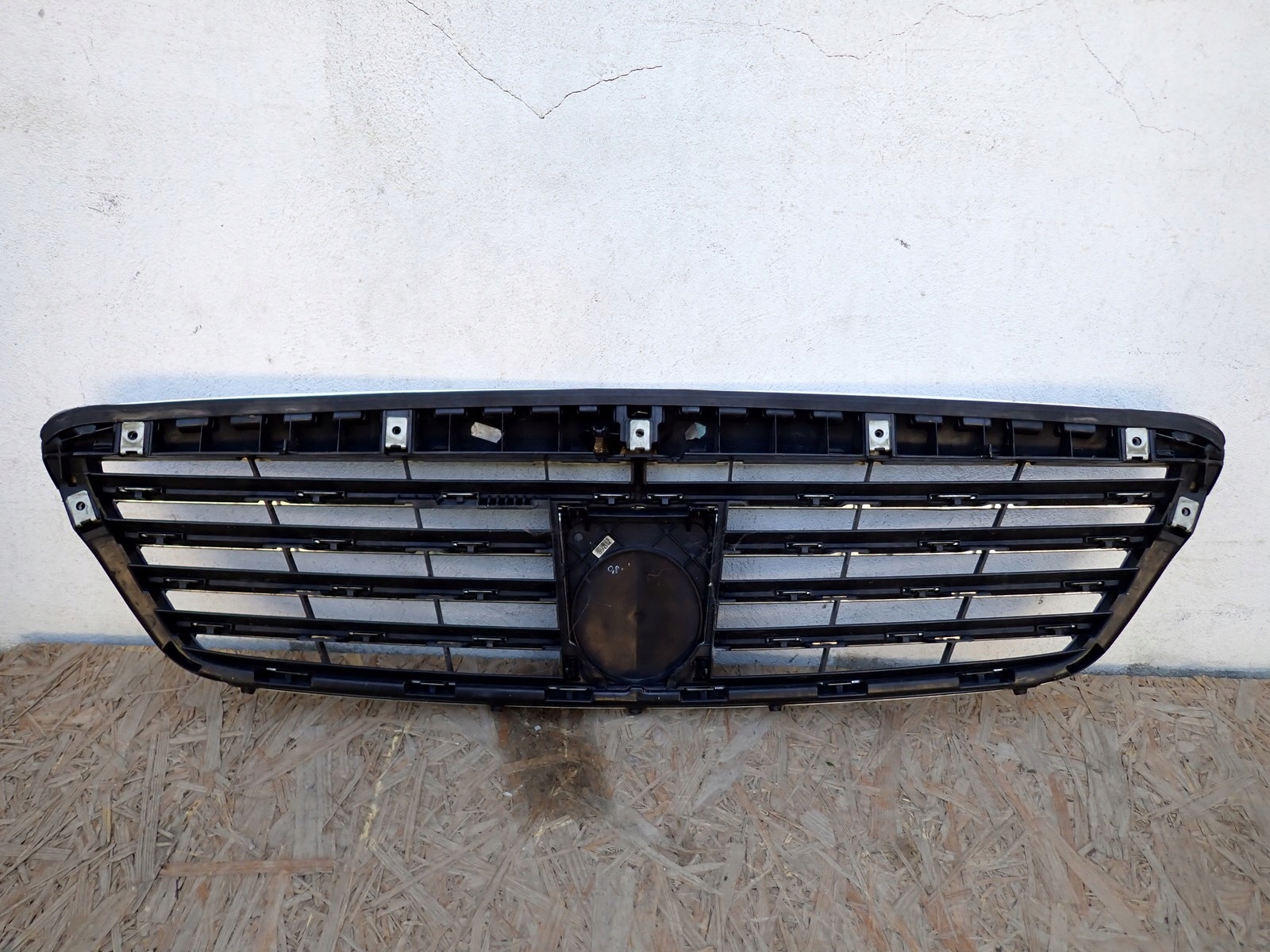 ATRAPA GRIL POD DISTRONIC MERCEDES S KLASA 221 2005-2009R 2218800283 Jakość części (zgodnie z GVO) O - oryginał z logo producenta pojazdu (OE)