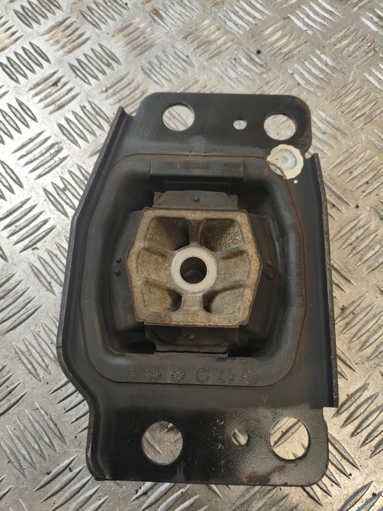 engine mount left FORD FUSION MK5 2.0B DG93-7M121-EA