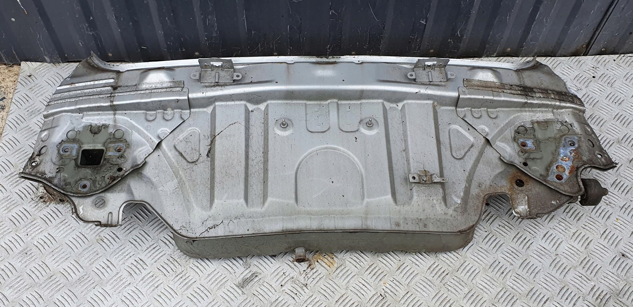 TOYOTA AVENSIS III T27 LIFT T29 2015- SEDAN PAS TYŁ TYLNY WANNA