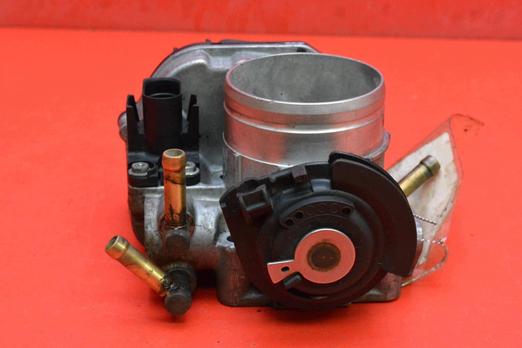 Valvola a farfalla 06A133064M VW GOLF 4 IV 1.8 20V 125 KM 97-06