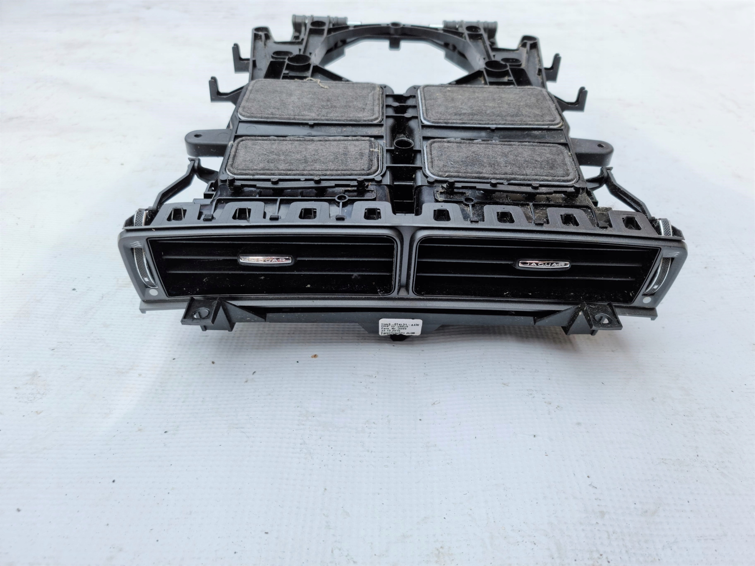 Вентиляційна решітка JAGUAR F-TYPE