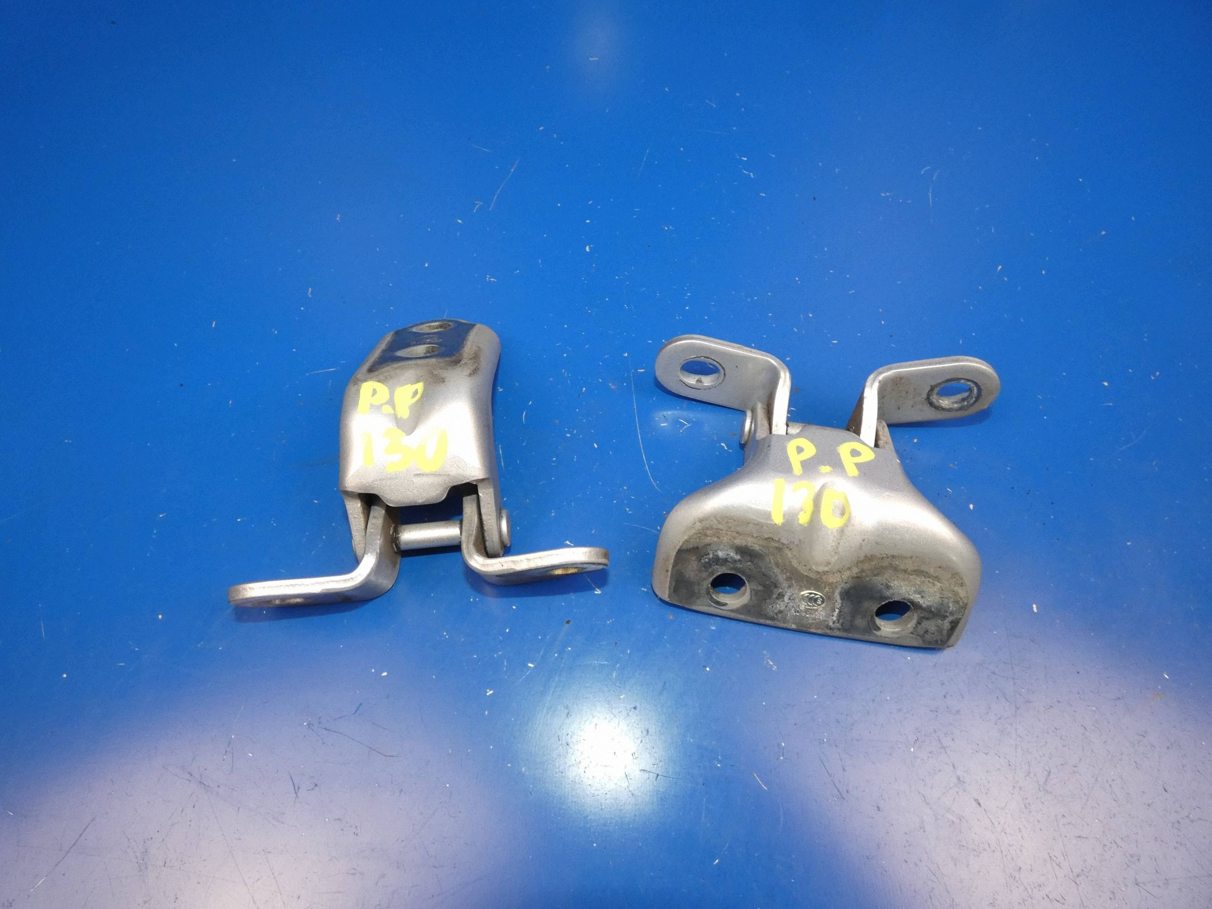 hinge lower front front side right Hyundai i30
