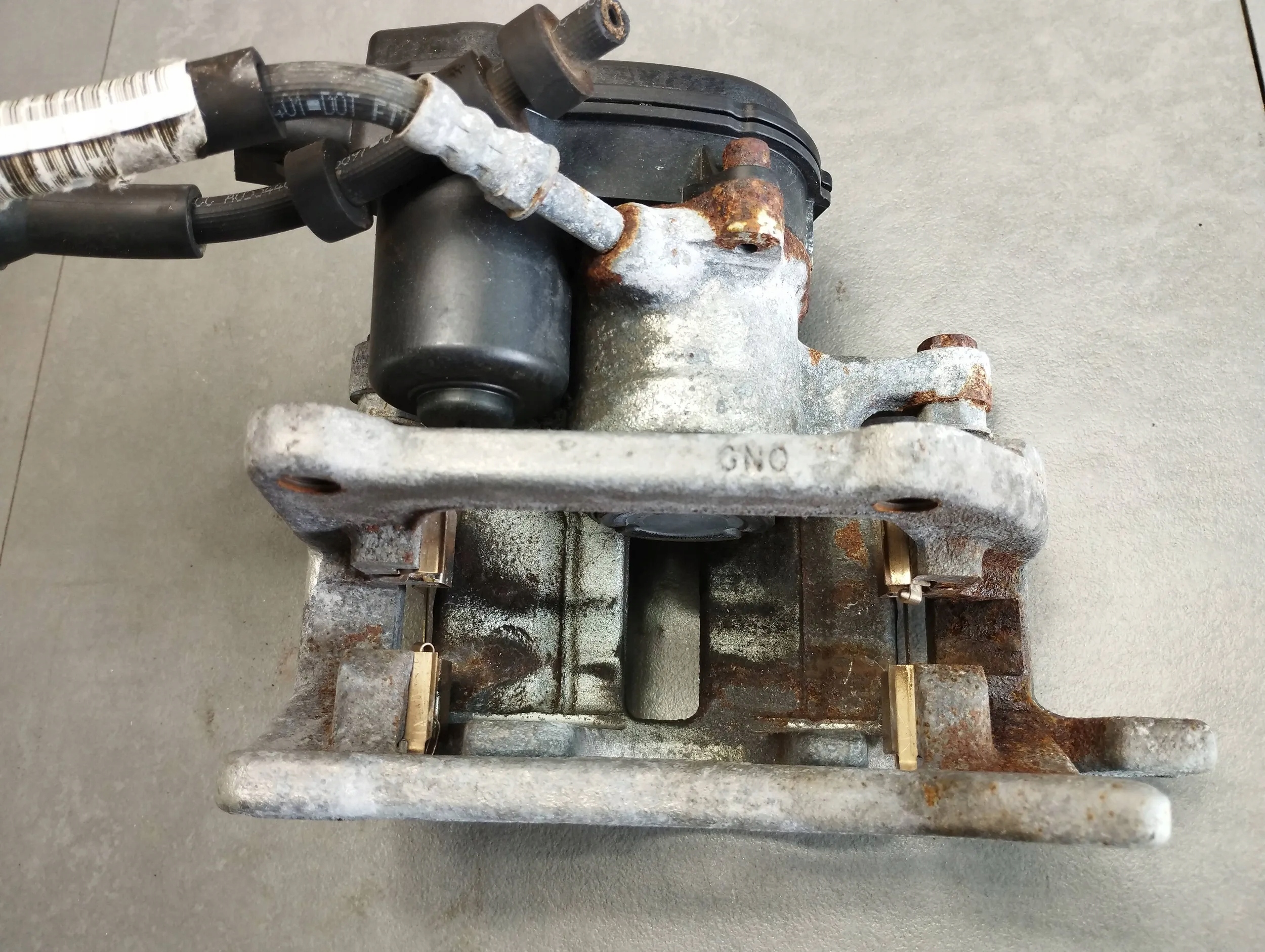 Audi A5 8T caliper left rear part 32347485