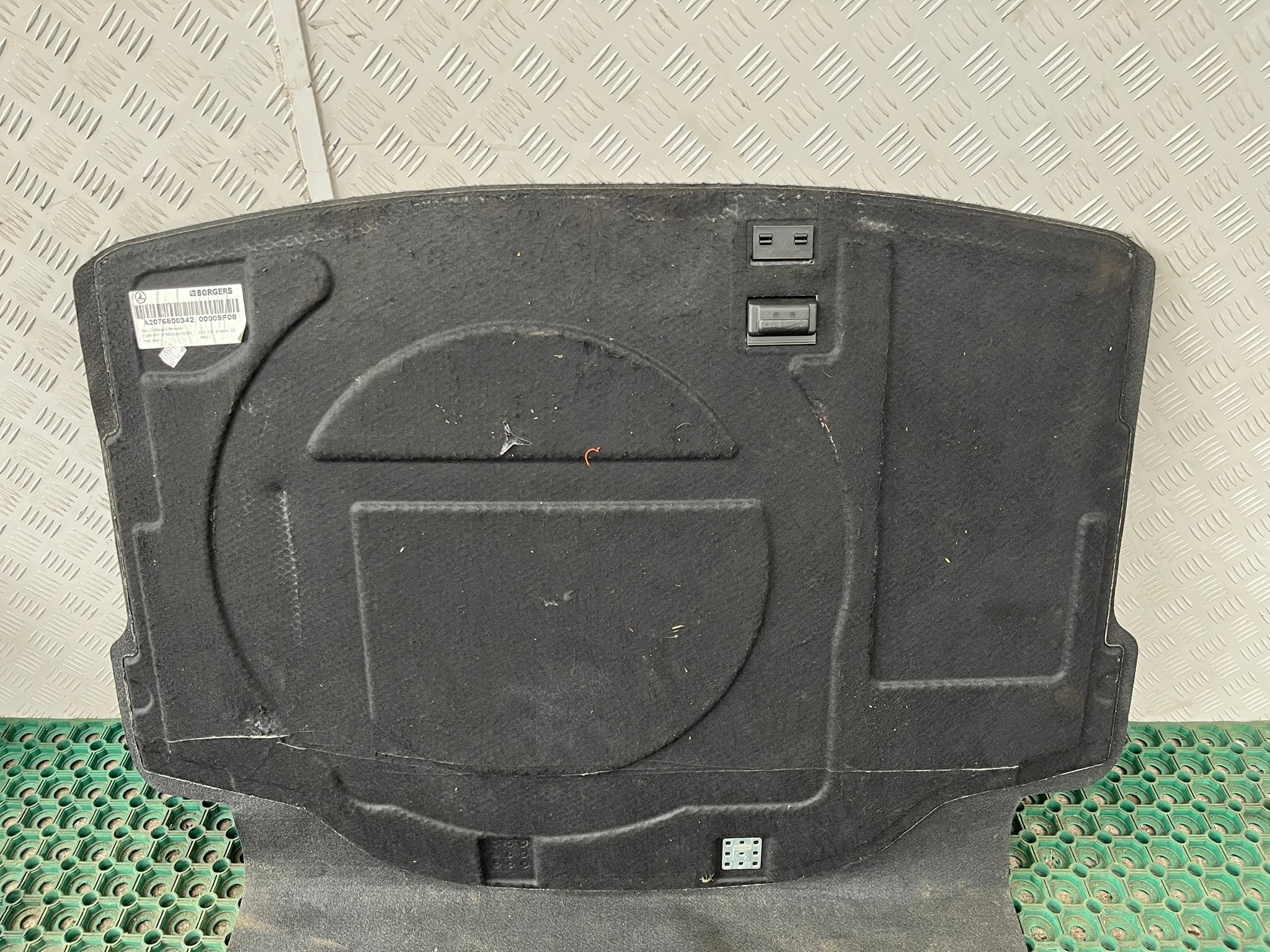 MERCEDES E-KLASA W207 mats floor car carpet boot A2076800342 OE