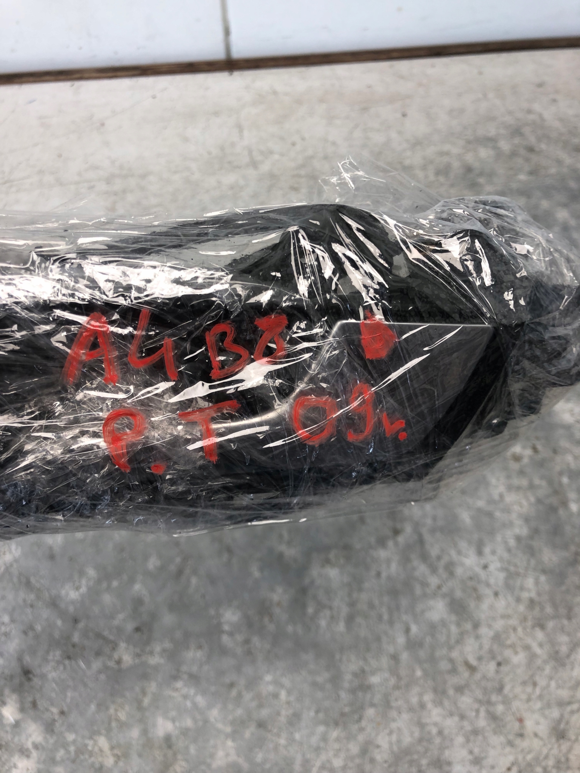 handle button right rear part AUDI A4 B8 8K0836020