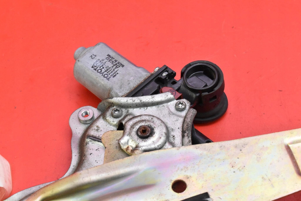 window regulator left rear part EU 85710-32070 TOYOTA RAV 4 2 II 5D 03-06