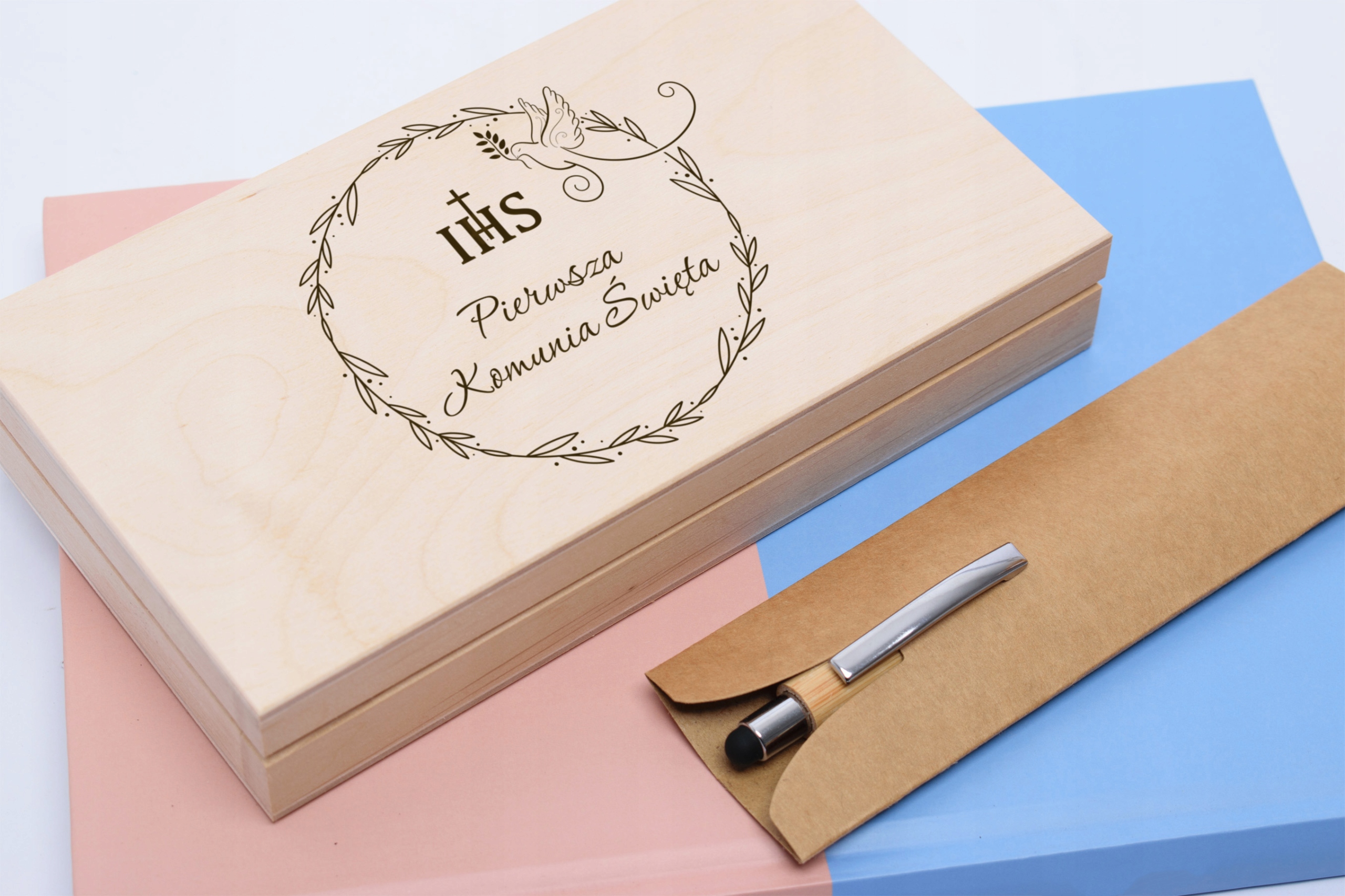 Prezent komunijny od rodziców chrzestnych Pudełko na pieniądze pamiątka box Marka inny