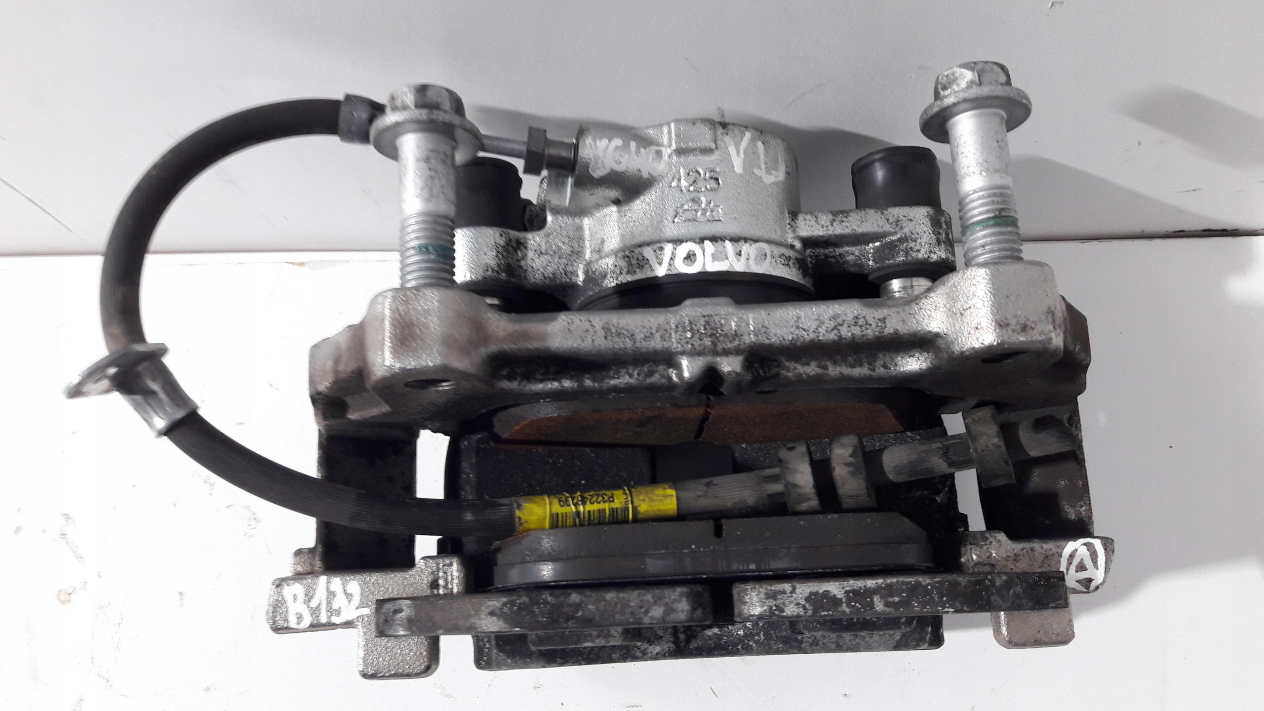 VOLVO XC40 II T3 caliper brake left front 31471663