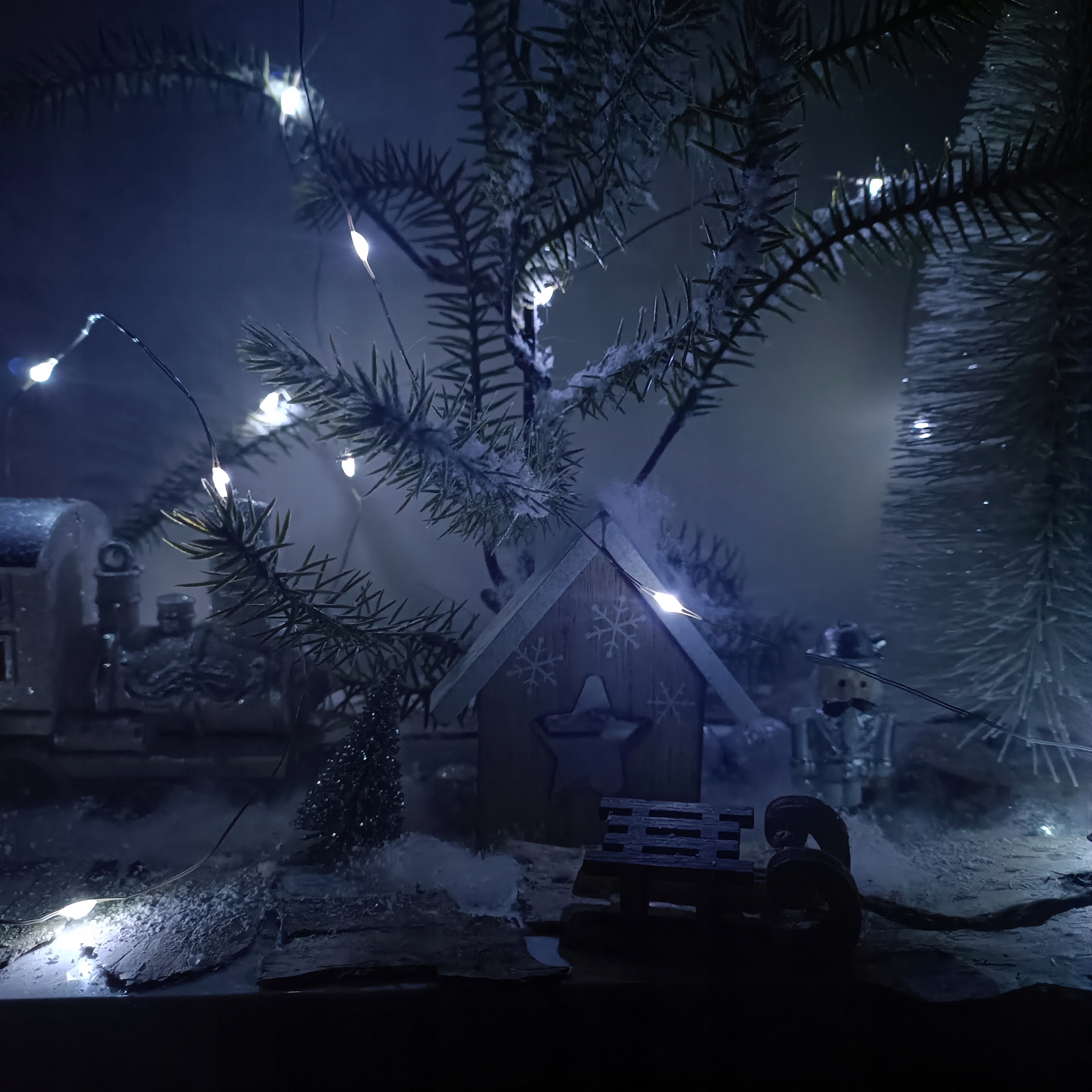 BIAŁY ŚWIĄTECZNY STROIK BOŻONARODZENIOWY PODŚWIETLONY POLSKIE RĘKODZIEŁO Marka inna