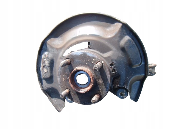 TOYOTA YARIS 2 II 05-11 1.5 16V PIASTA ZWROTNICA PRAWY PRZÓD