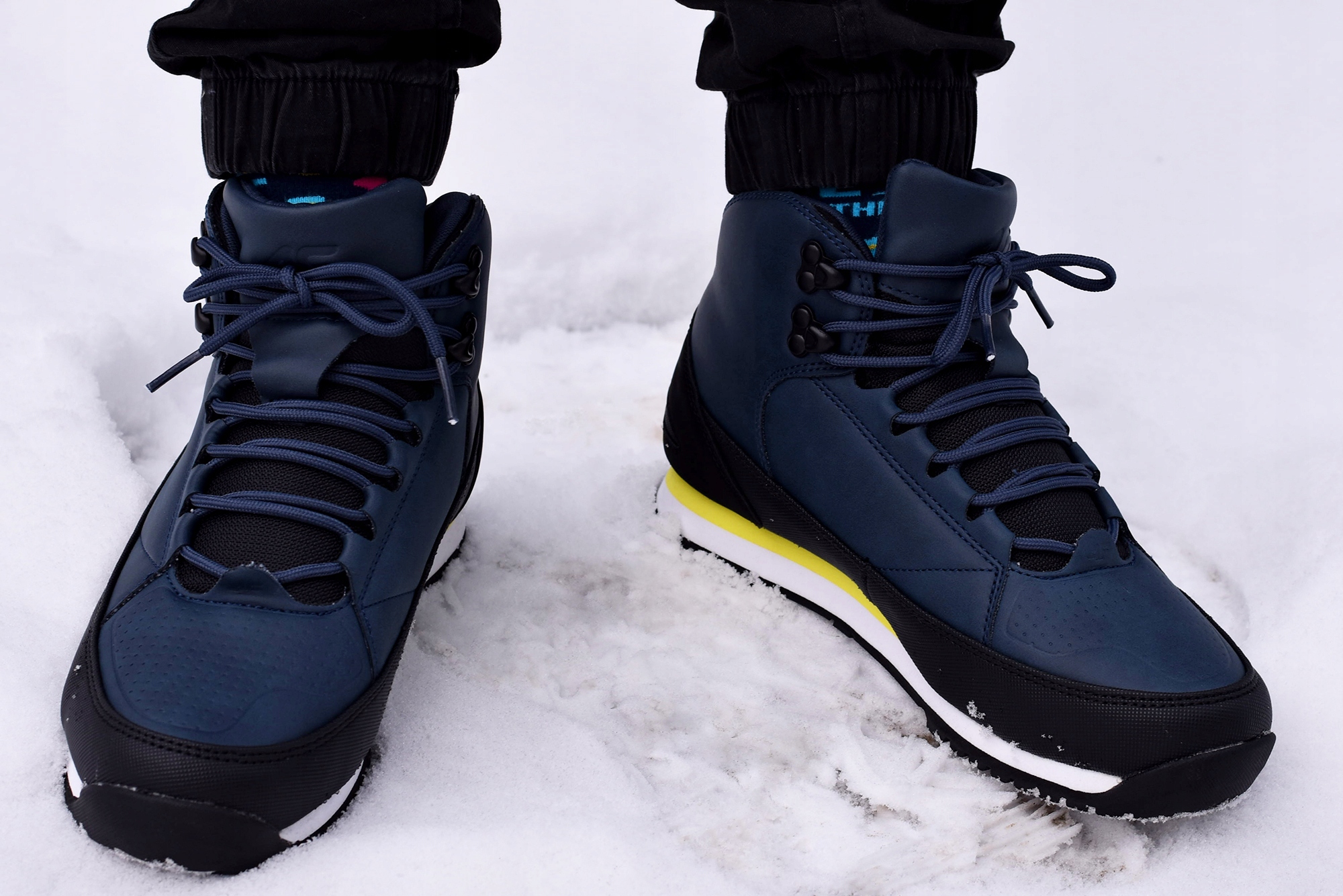 Buty Juniorskie Zimowe 4F HIKER FWINM003 31 r.35 sportowe śniegowce EAN (GTIN) 5903609627416