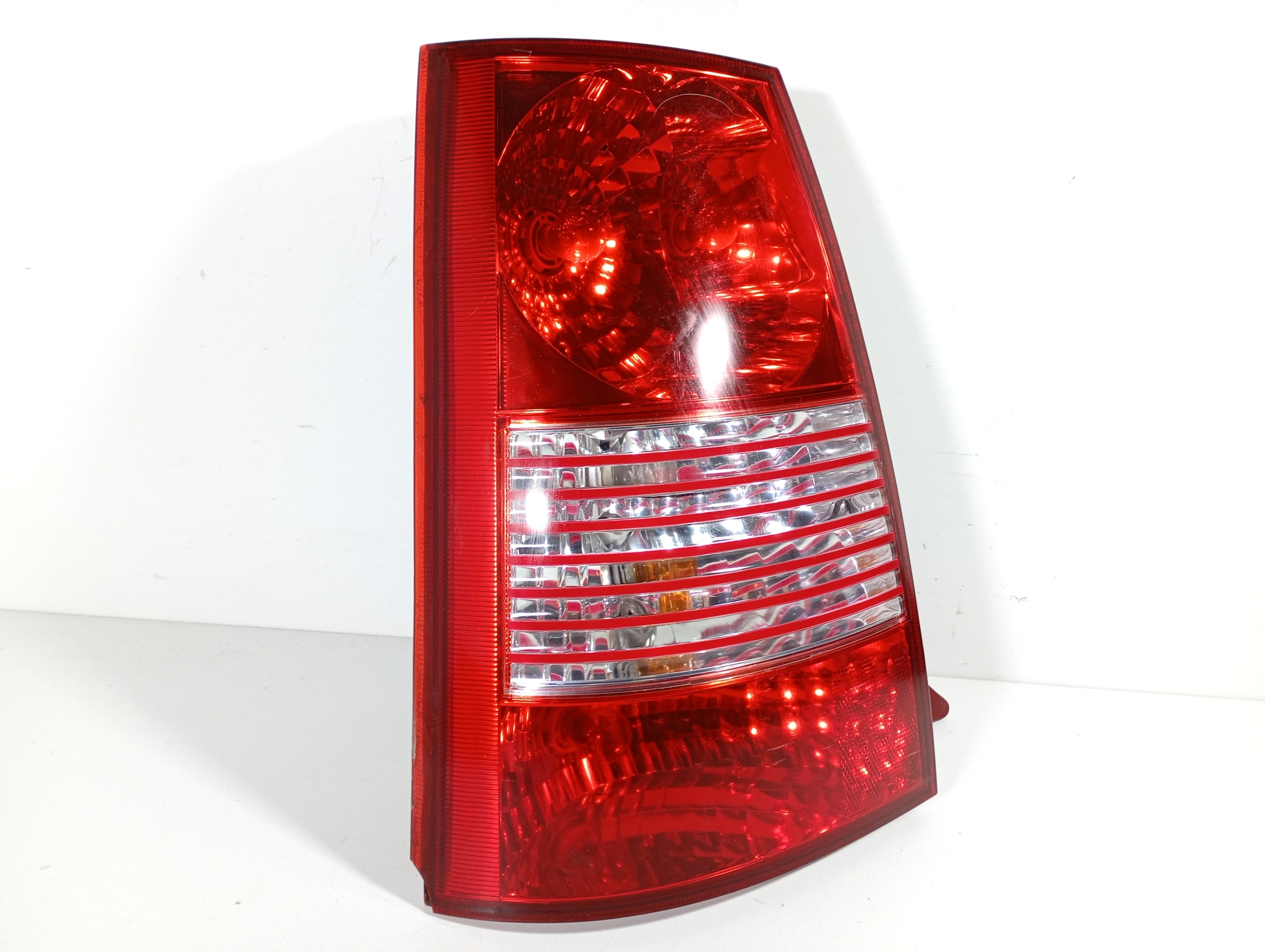 Kia Picanto 1 and 03-11 light left rear rear part