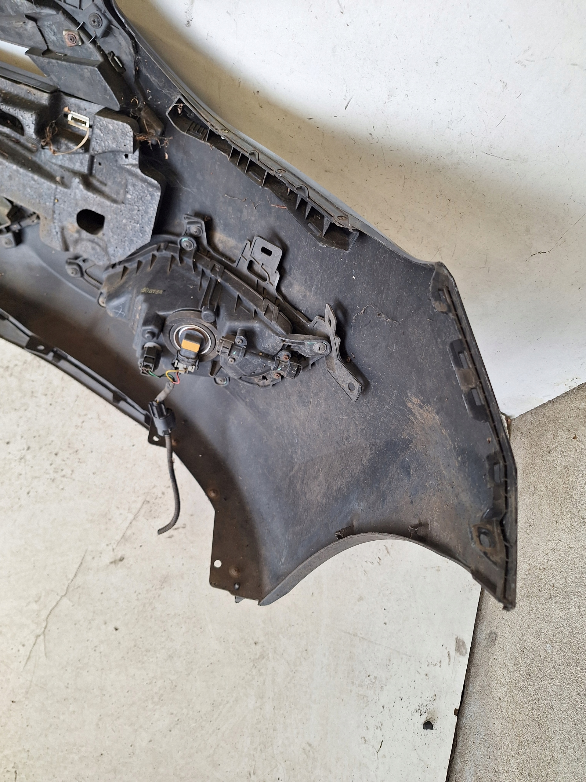 HYUNDAI I30 II 12-15 bumper + LED