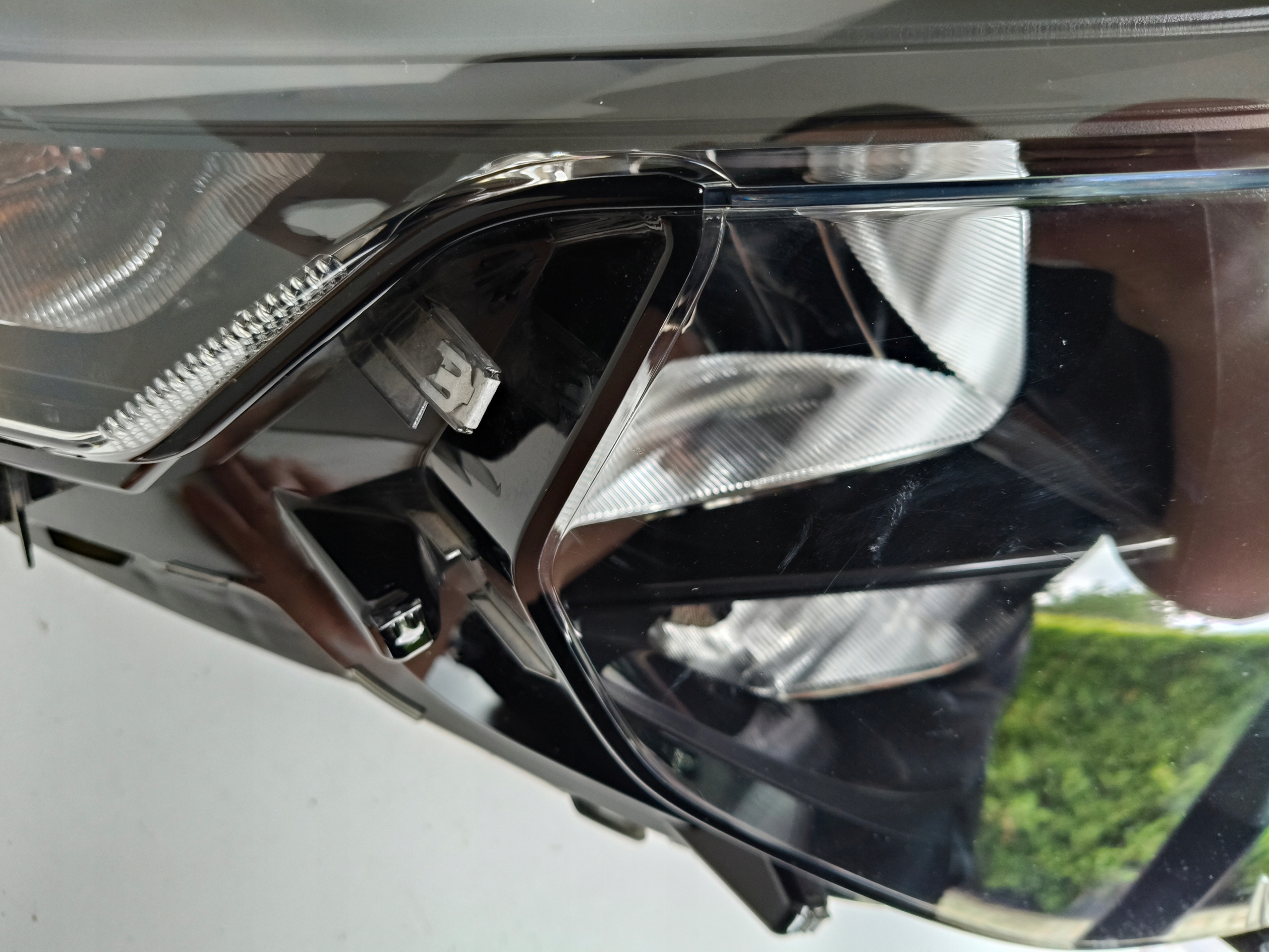 light right REFLEKTOR FORD TRANSIT COURIER 24