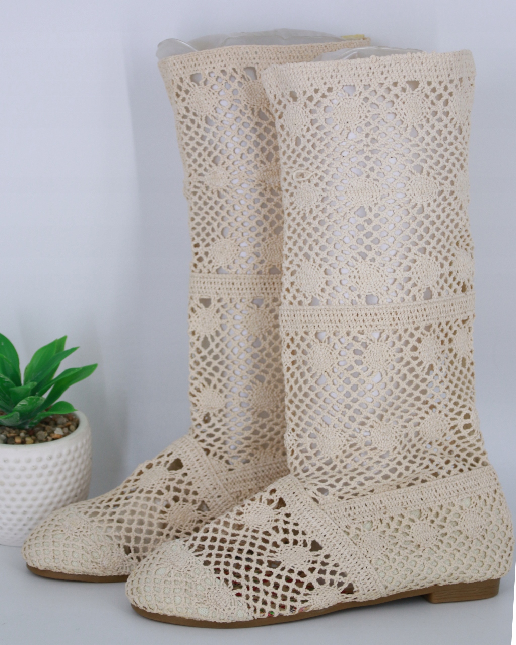 KOZAKI KORONKI BUTY KORONKOWE AŻUROWE BEŻOWE LETNIE PRZEWIEWNE KOZACZKI 38 Oryginalne opakowanie producenta pudełko