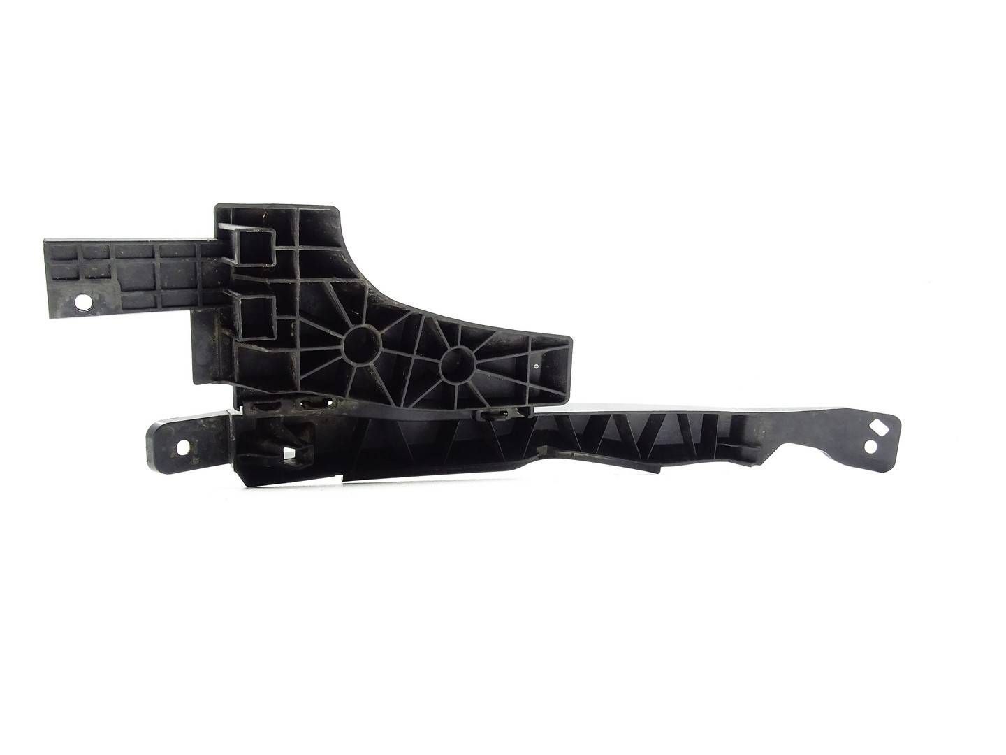 bumper bracket front left OPEL INSIGNIA B 13491381