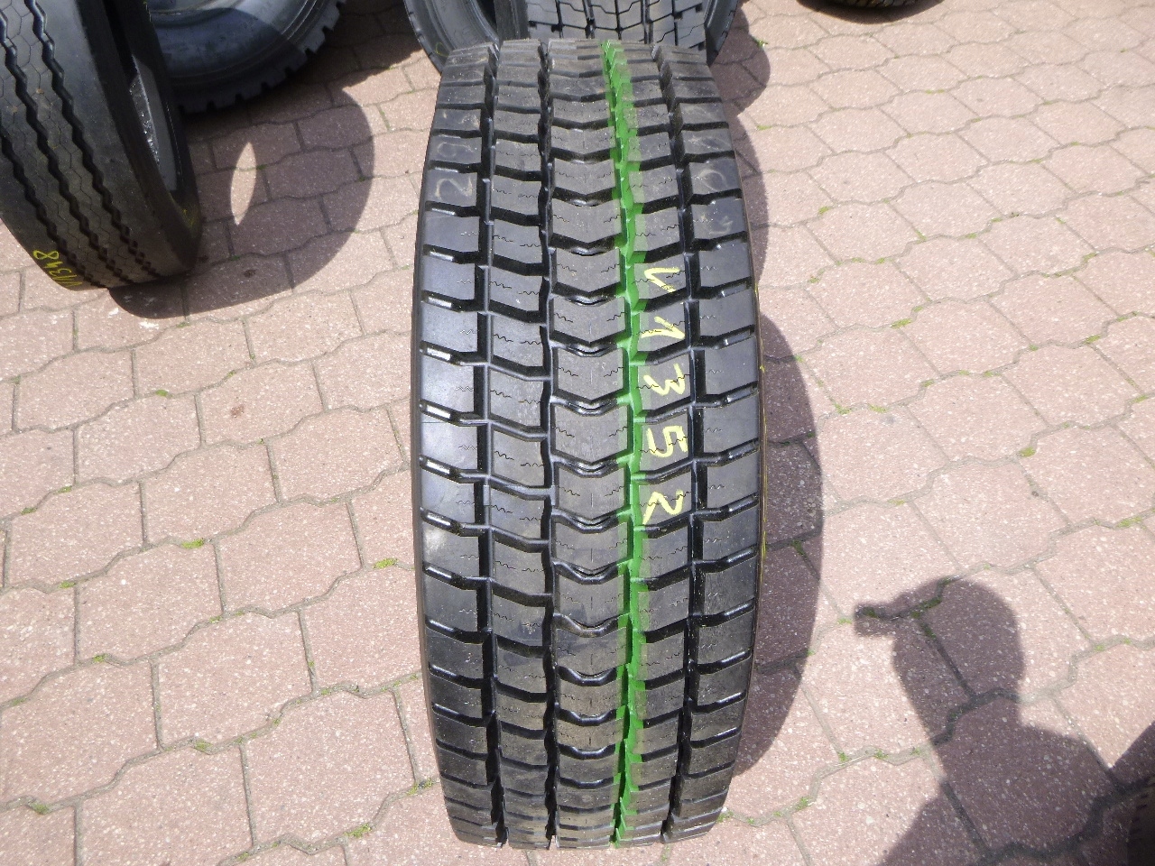 295 / 60r22. 5 Goodyear 100% протектор