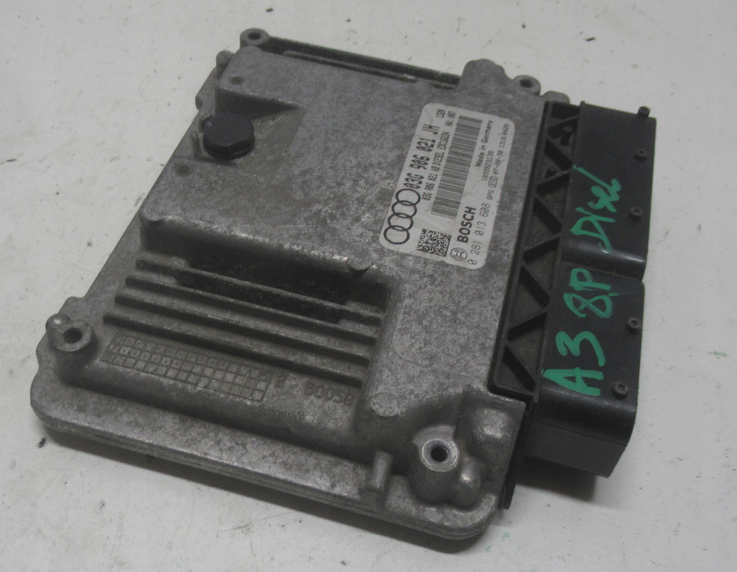 AUDI A3 8P TDI computer control unit of the engine 03G906021JH