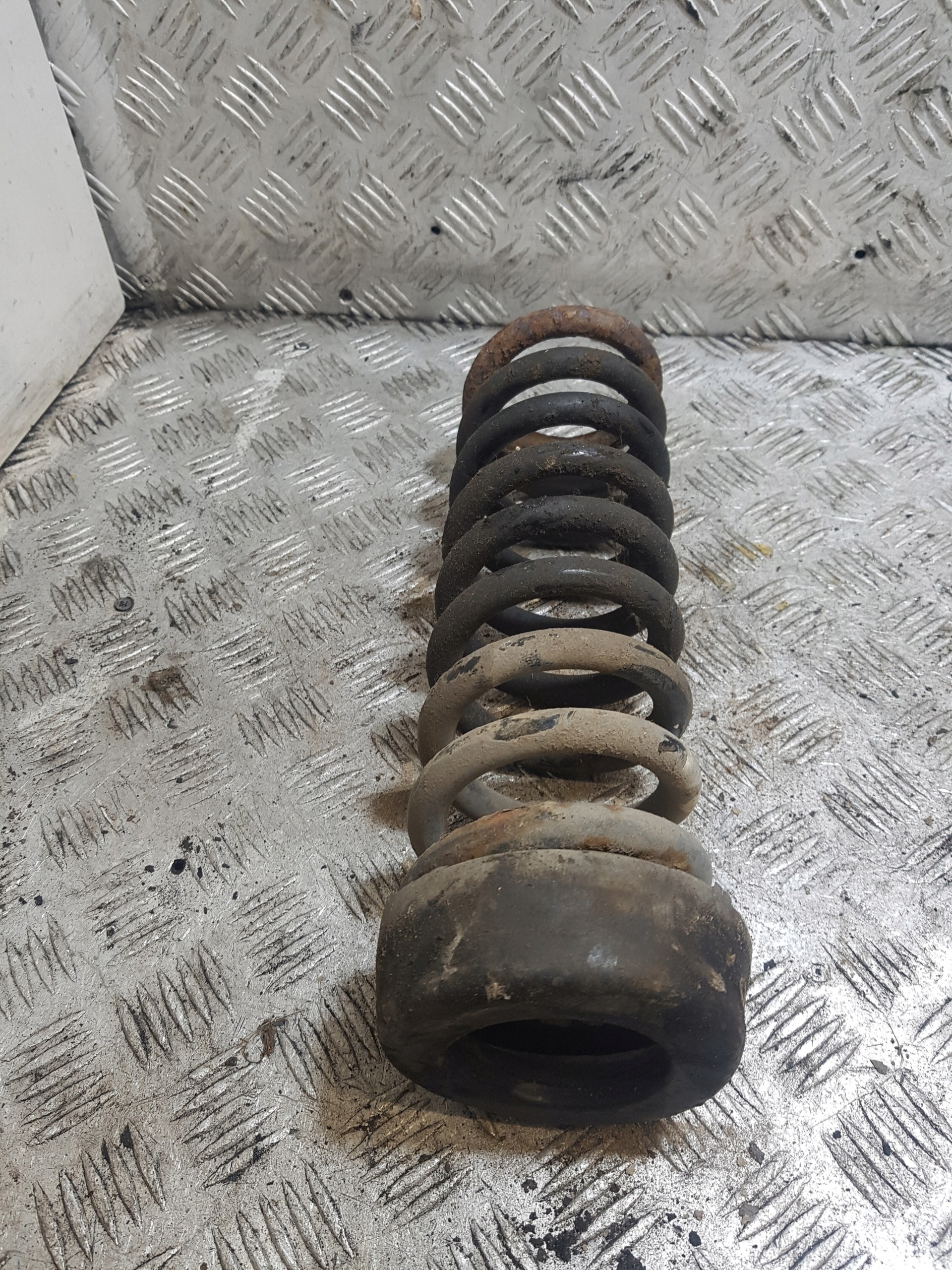 spring rear part rear MERCEDES-BENZ W124