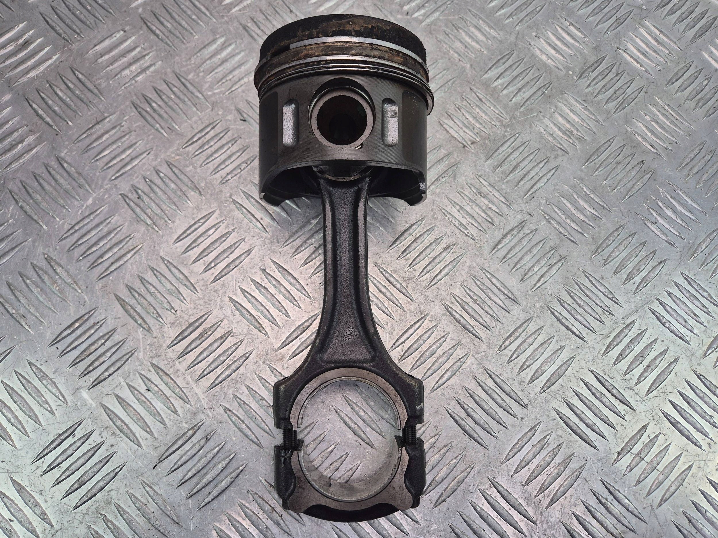 Mercedes C220 CDI W204 Piston avec bielle 646.811
