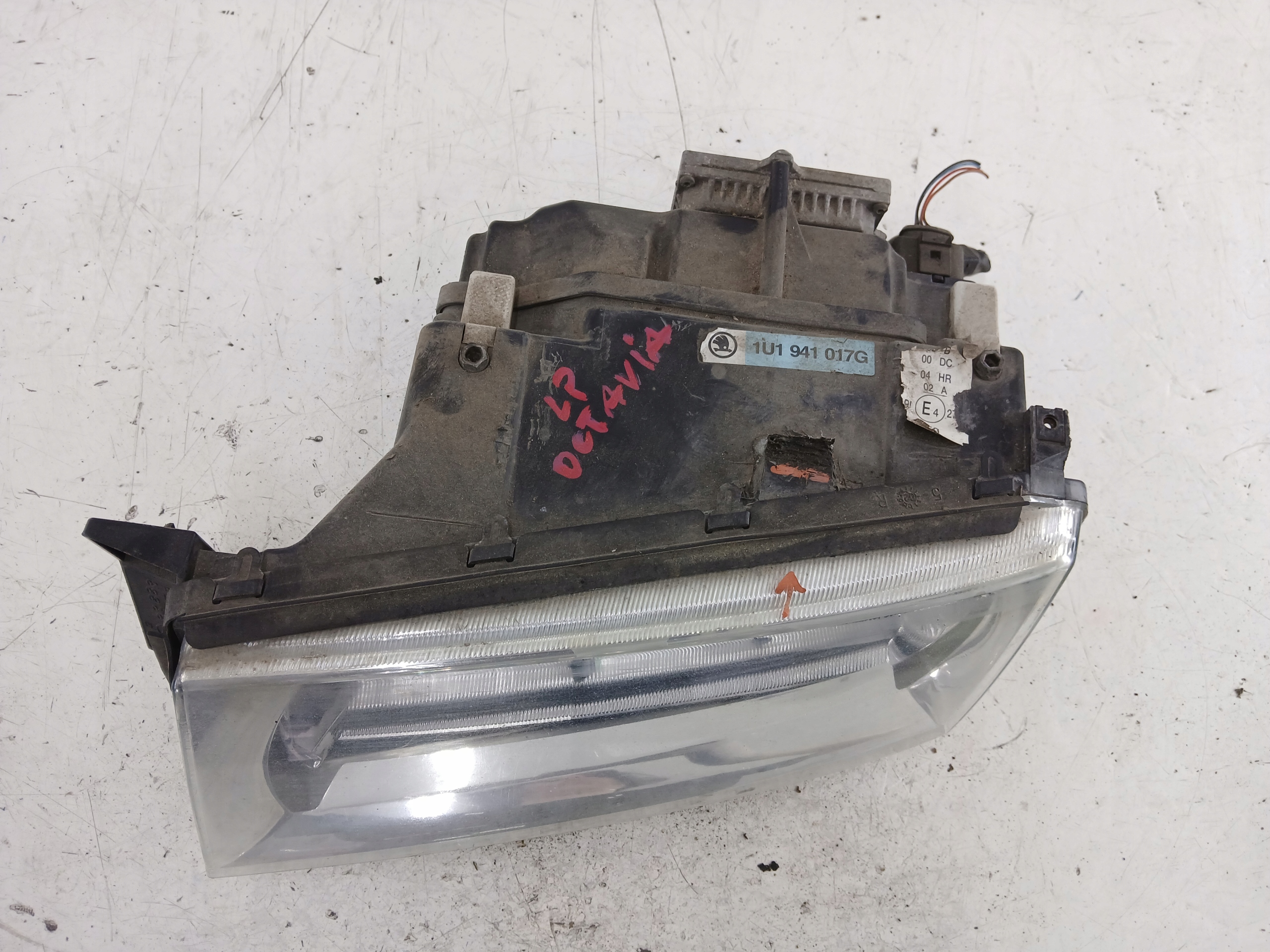 SKODA OCTAVIA and LIFT light left front XENON control unit