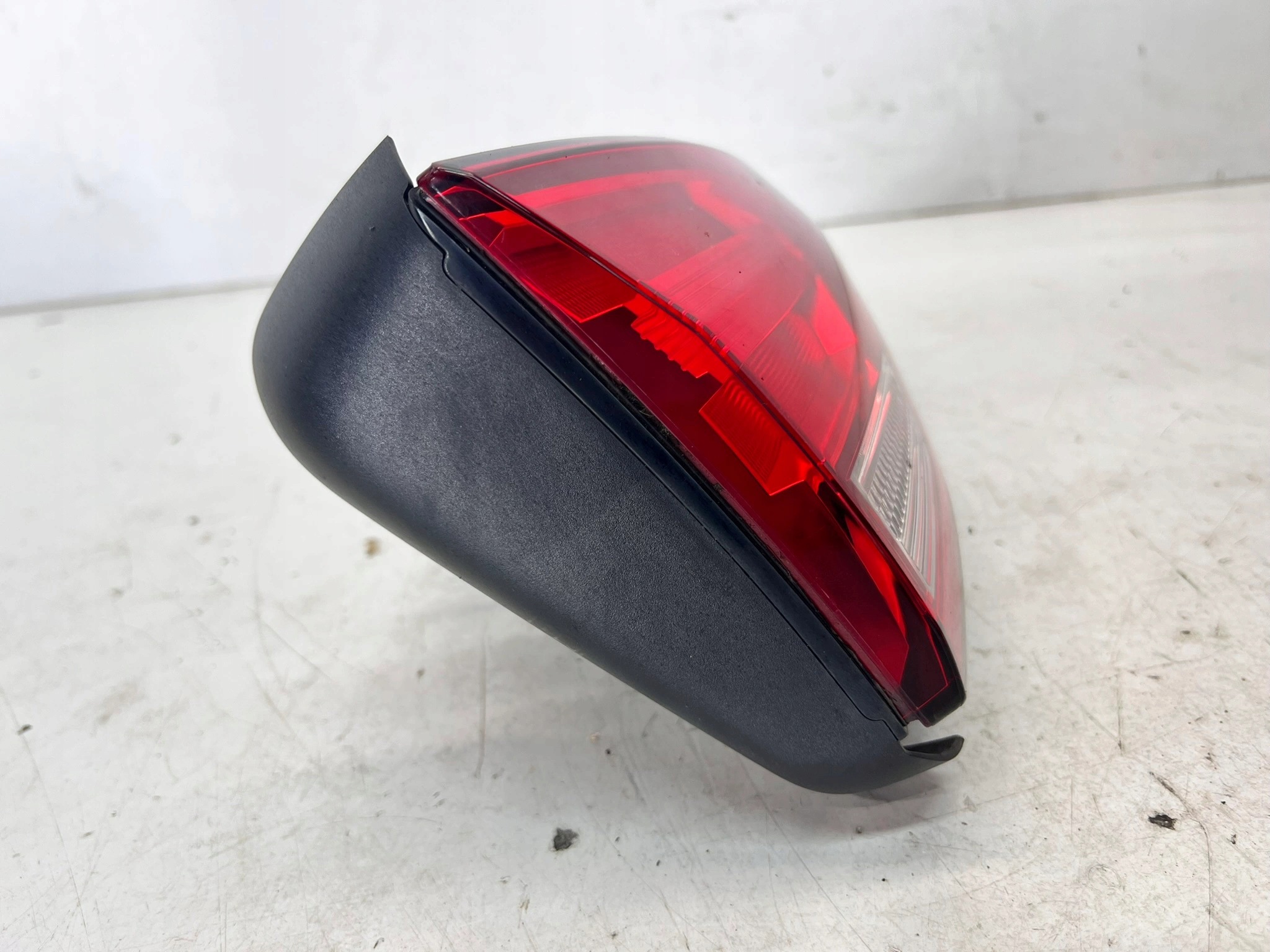 light left rear part to the bonnet AUDI A4 B9 AVANT 8W9945075A
