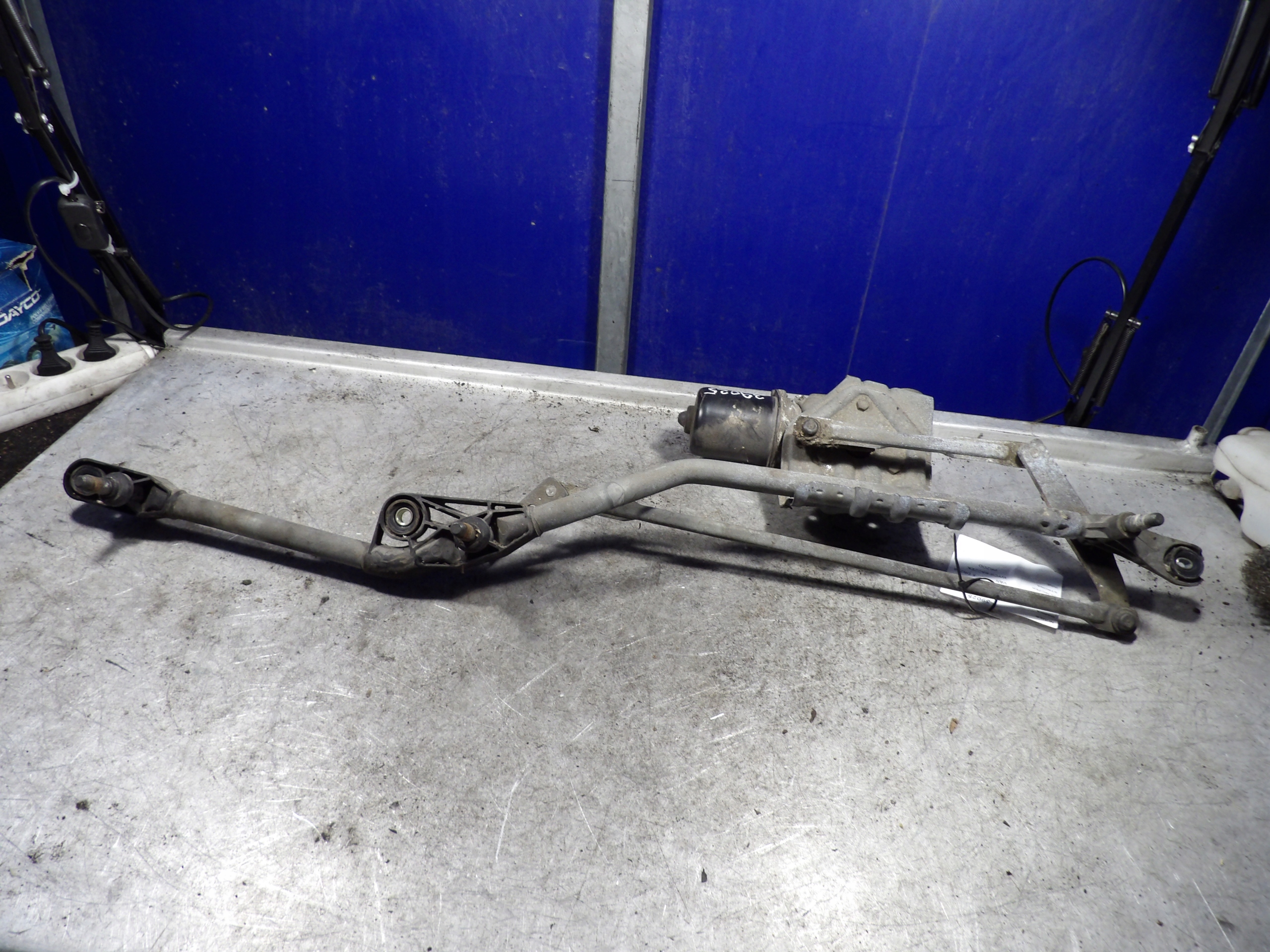 Renault Scenic II wiper mechanism front 1,9DCI