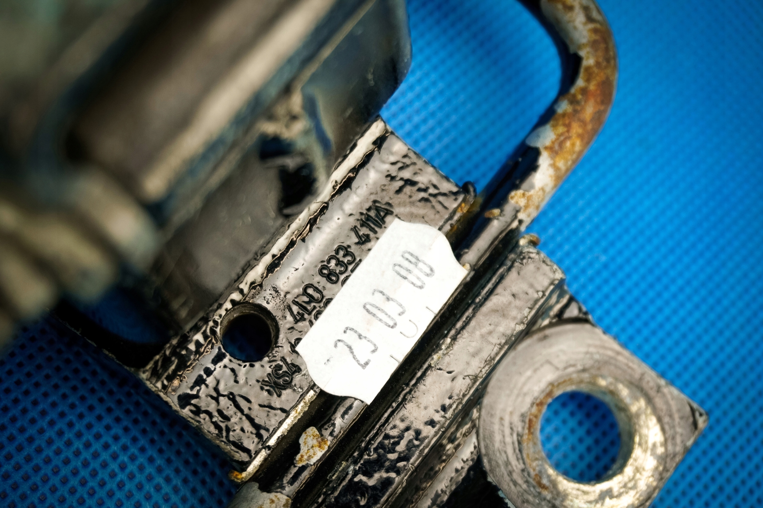 Scharnier Tür links heck Audi Q7 4L 4L0833411A