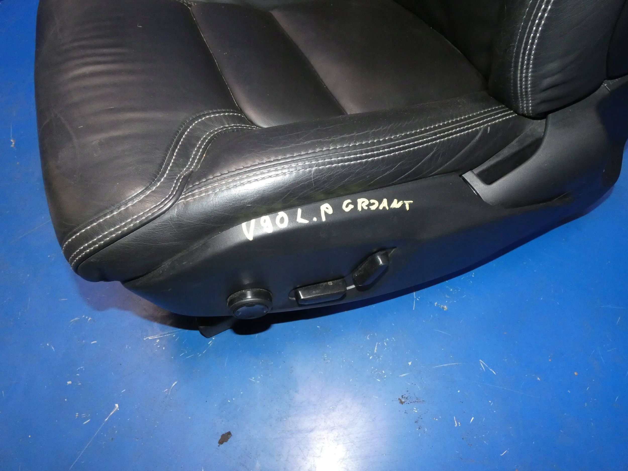 VOLVO V90 II S90 II seat driver´s left front leather GRZANY