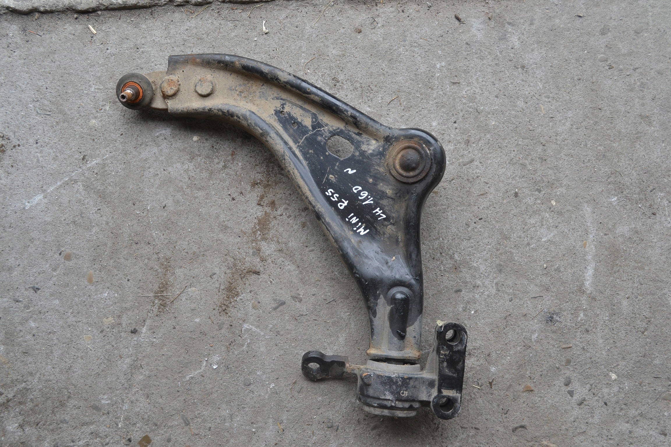 MINI CLUBMAN R55 arm left right front