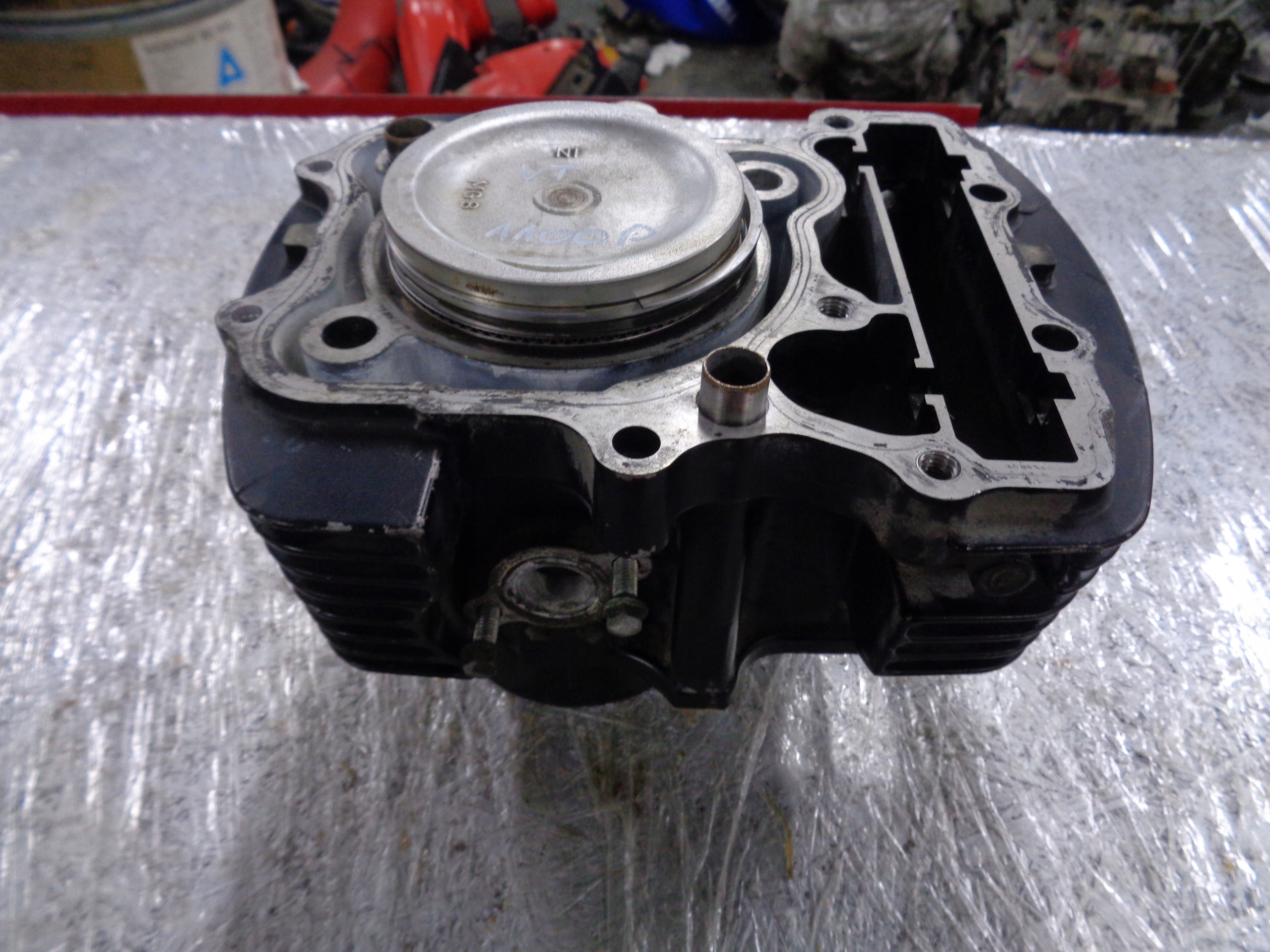 Honda Shadow VT 1100 87-96 поршень переднего цилиндра