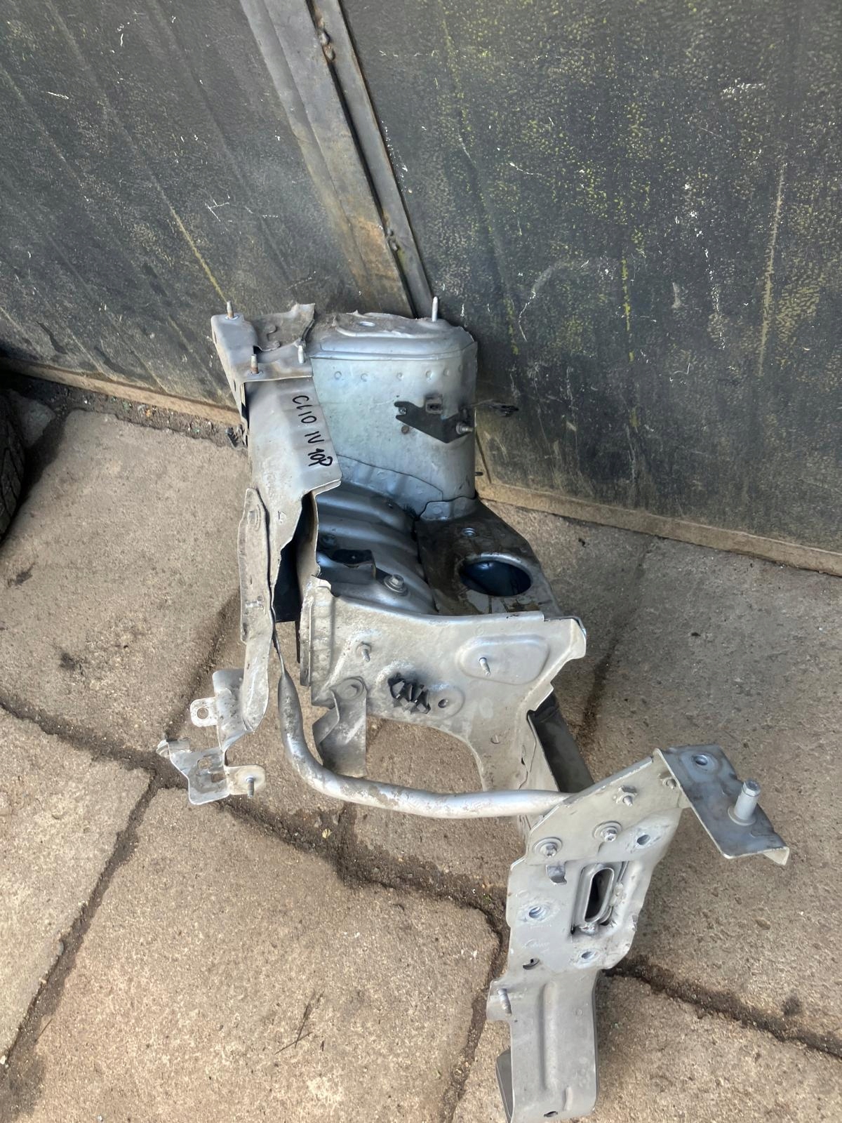 quarter quarter right front RENAULT CLIO IV