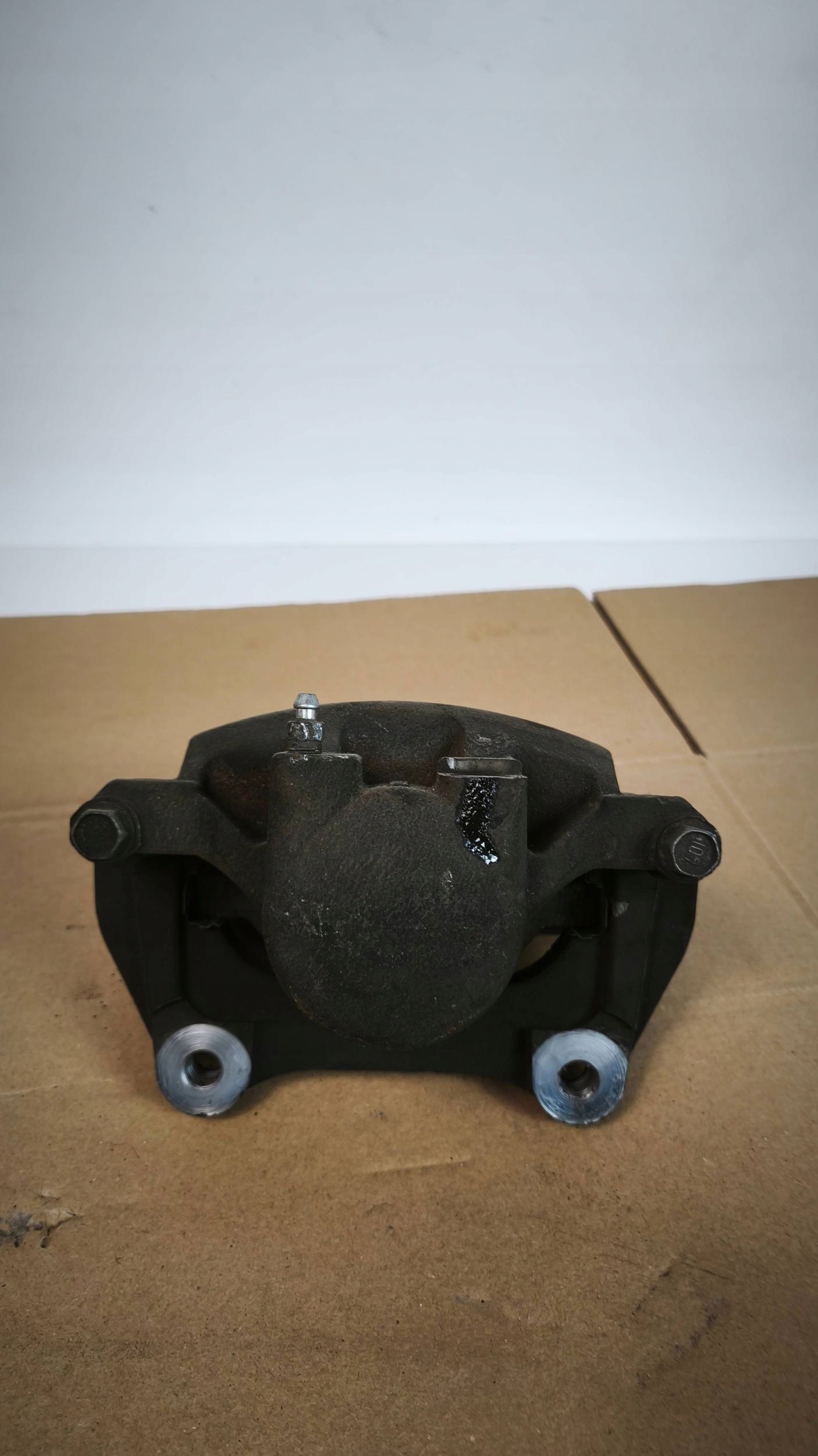 Opel Insignia B caliper brake front left left front 84120872