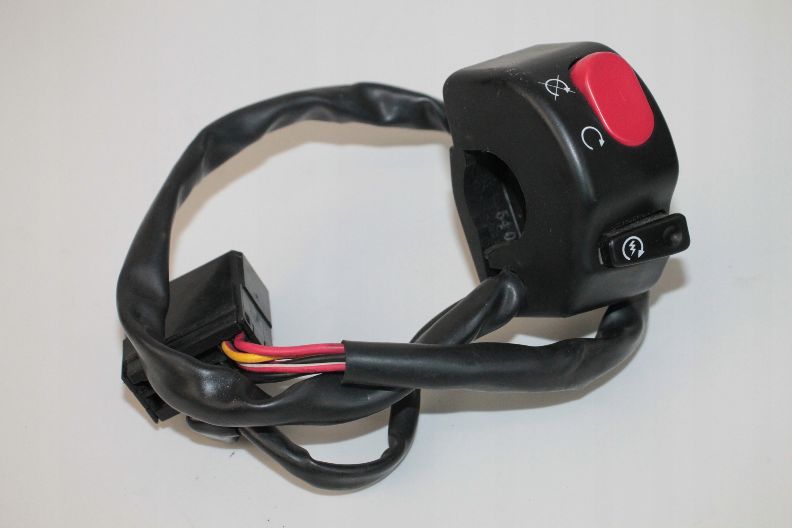 029 - TRIUMPH BONNEVILLE SE 900 ПРАВЫЙ ПЕРЕКЛЮЧАТЕЛЬ