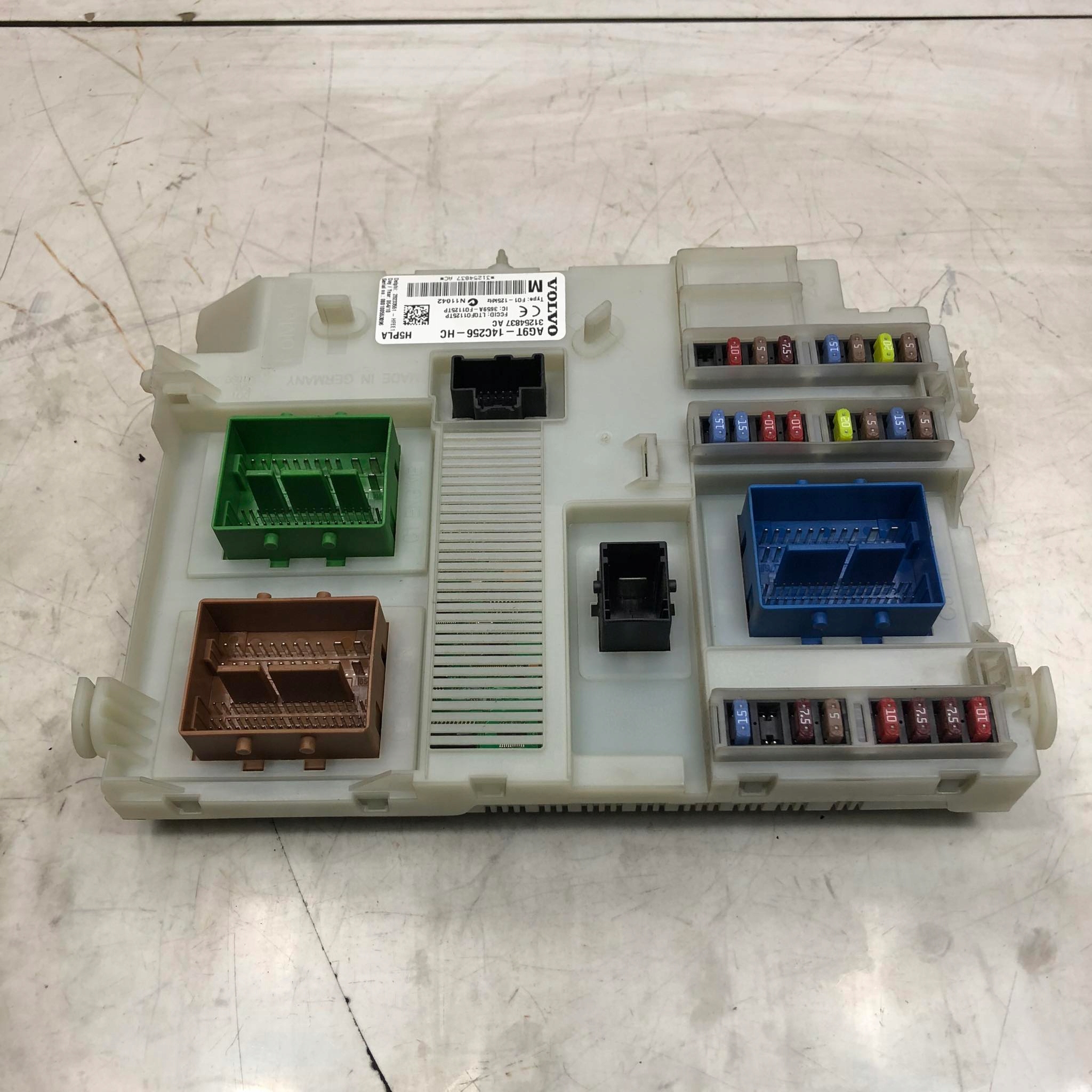 SKRZYNKA BEZPIECZNIKÓW MODUŁ CEM S80 II XC60 I V70