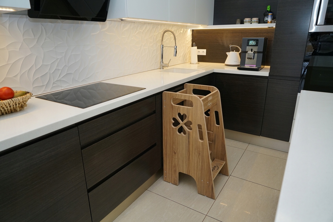 Pomocnik Kuchenny Składany dla dziecka Montessori Kitchen Helper dla dzieci Szerokość mebla 40 cm