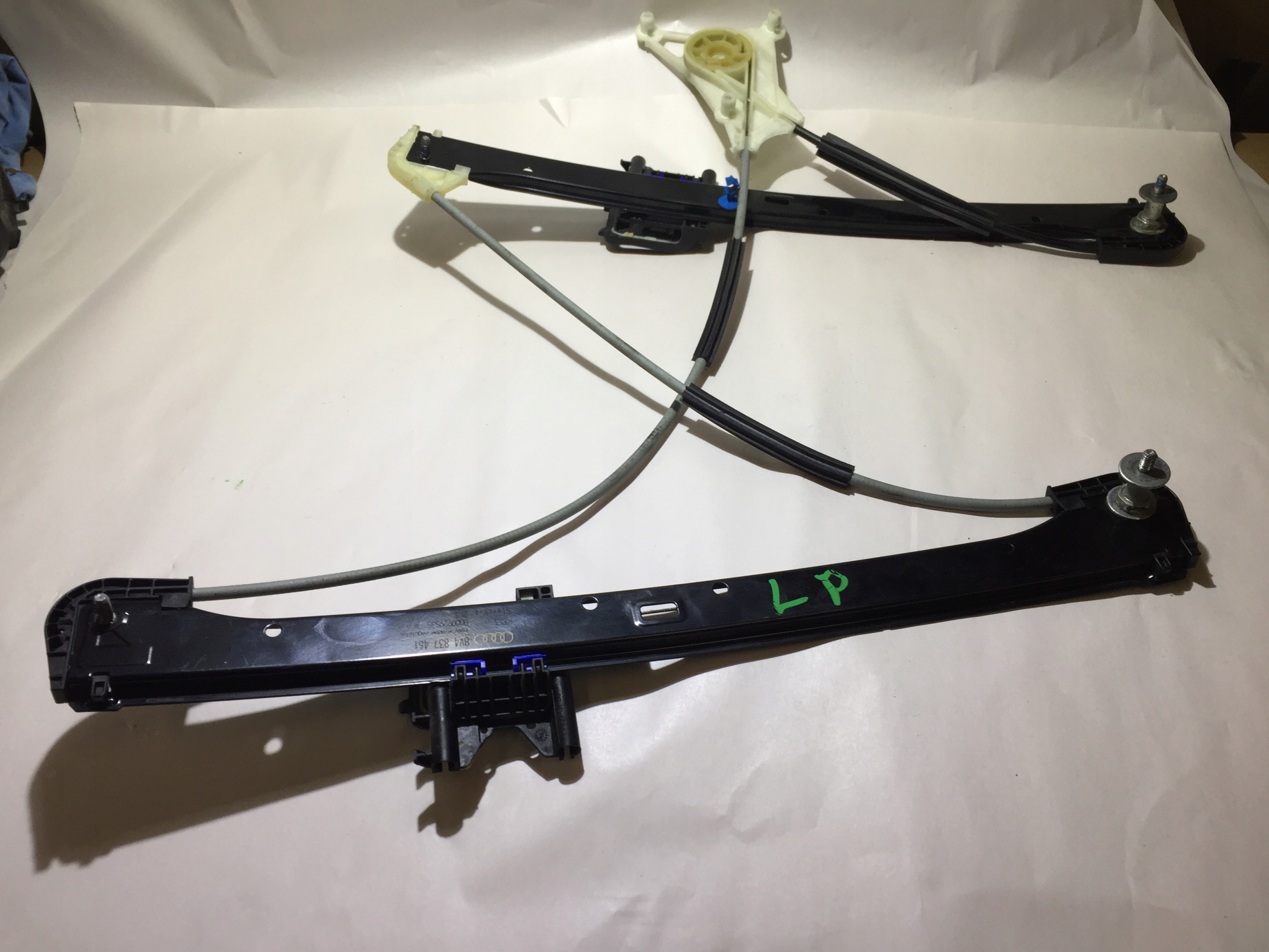 AUDI A3 8V 5D mechanism windows left front 8V4837461