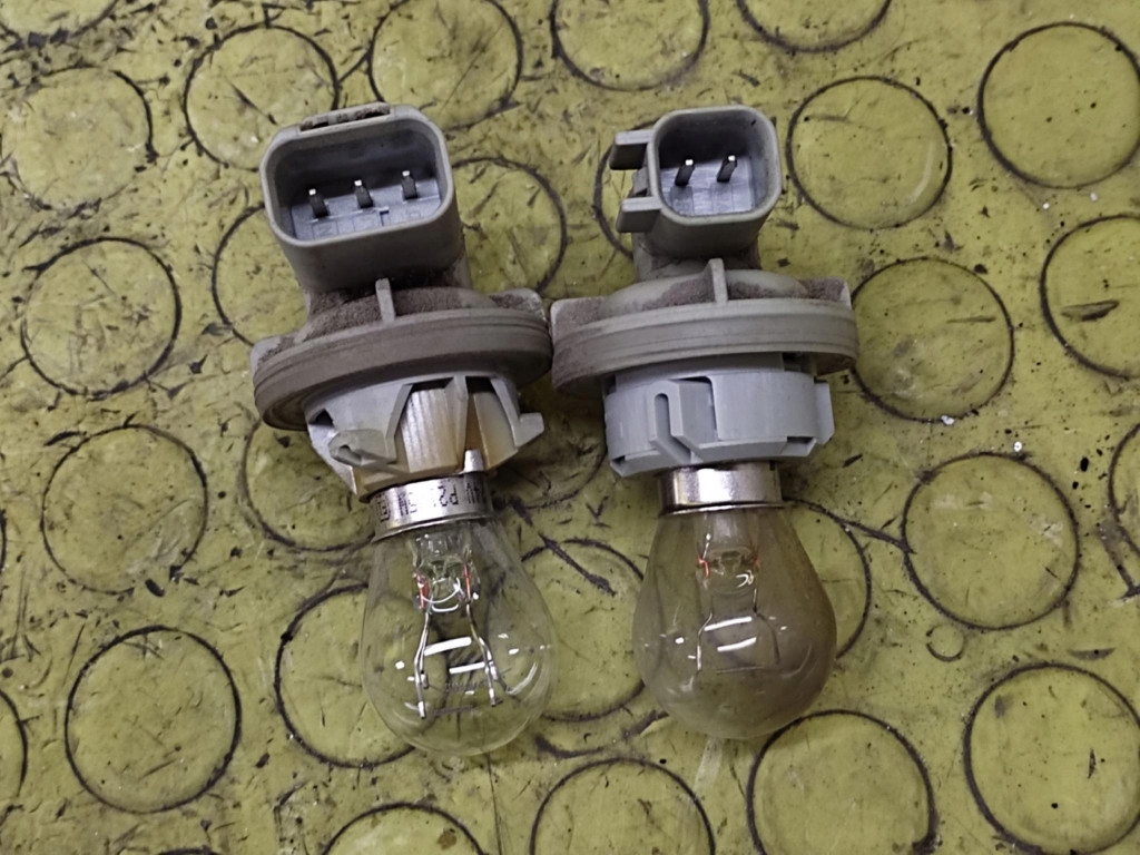 FORD FOCUS MK1 HB light right rear part 1M5113404