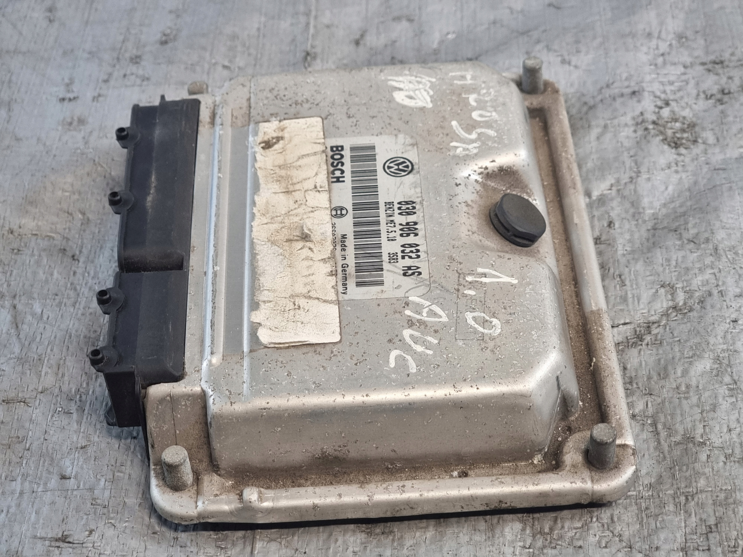 control unit computer of the engine OE 030906032AS SEAT AROSA 1.0B AUC 01r