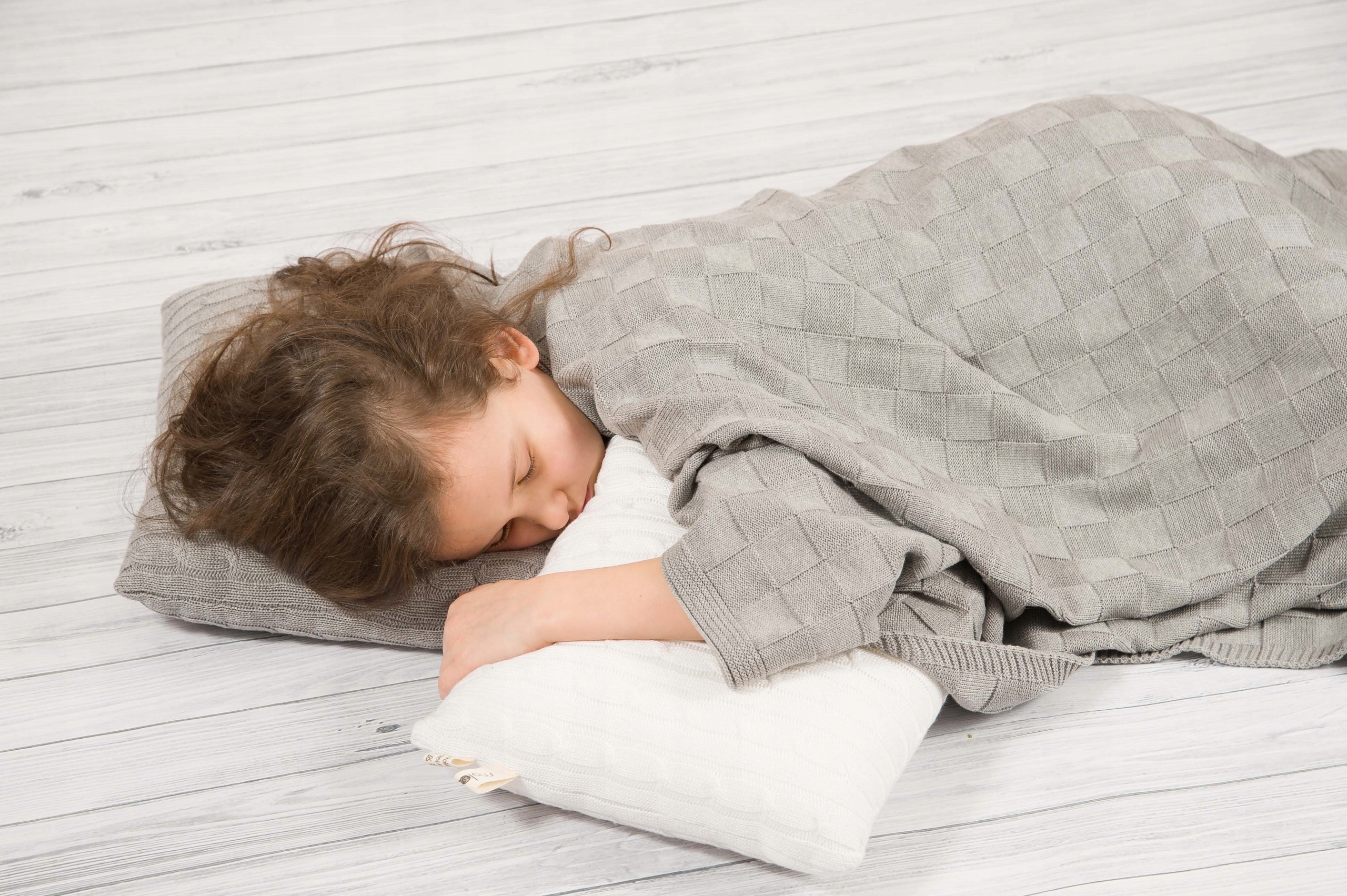 Kocyk niemowlęcy 100/75 MoloMoco Rabata jasnoszary Wzór geometryczny