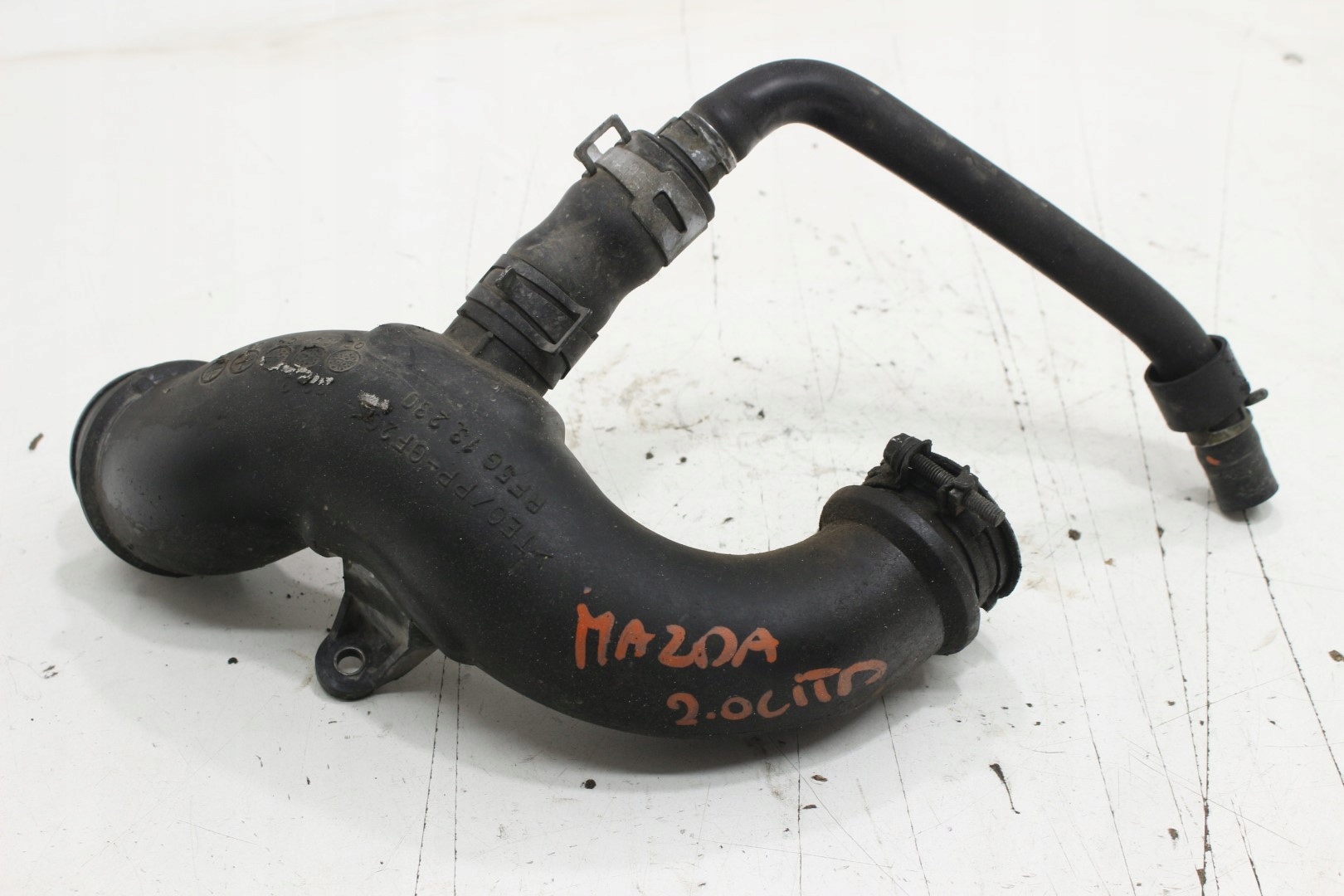 mazda MPV 2.0 труба впуск Воздух RF5G13230