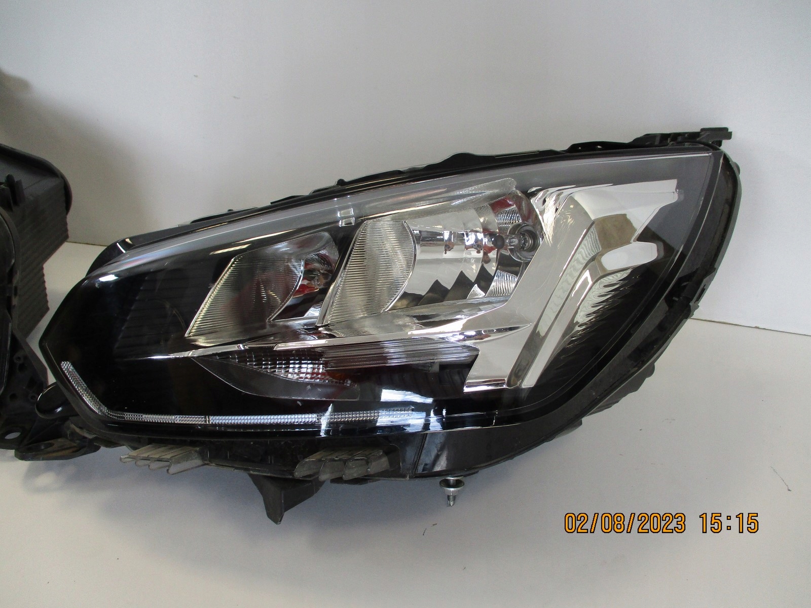 light right left PEUGEOT 208 9823193880
