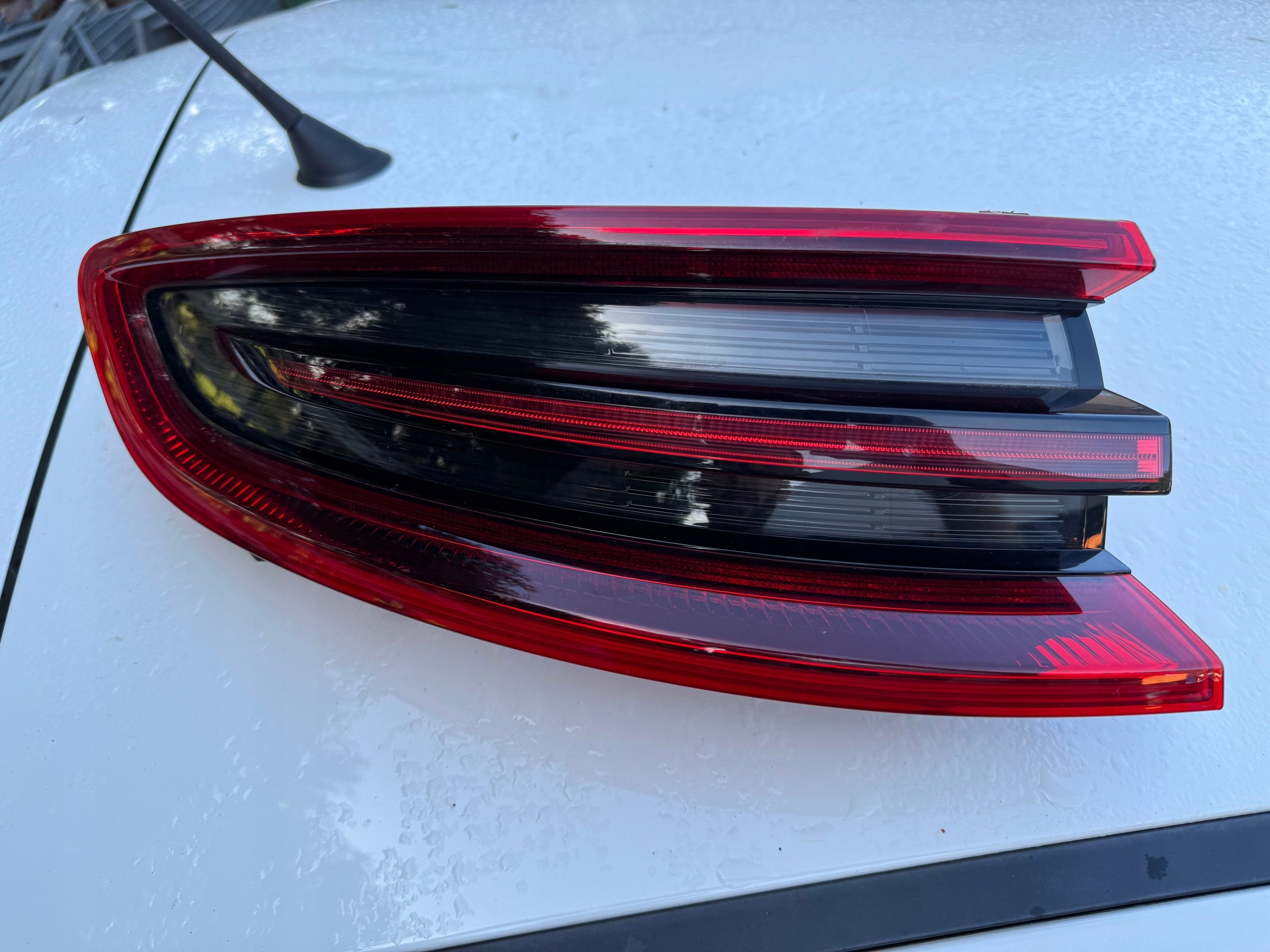 Porsche Macan light rear left 95B945095E idealna !