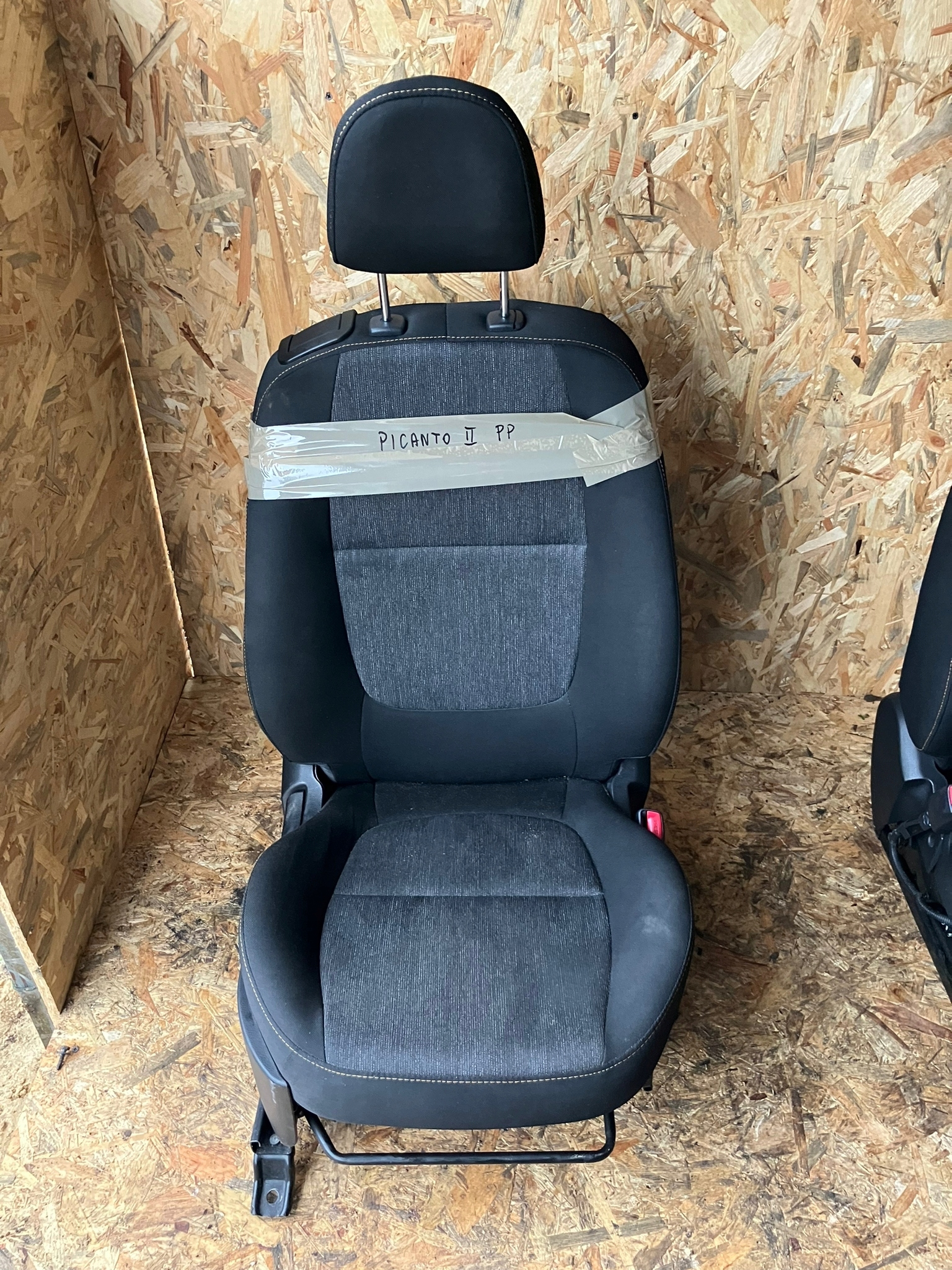 кресло пассажира правый kia PICANTO II 3D