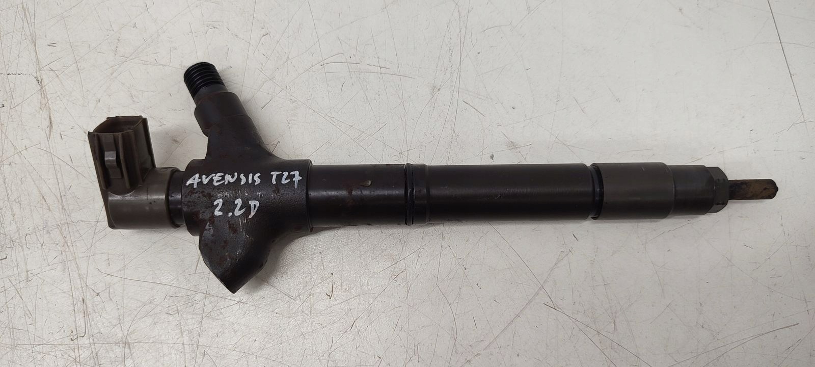 injector Toyota Avensis T27 2,2 D4D