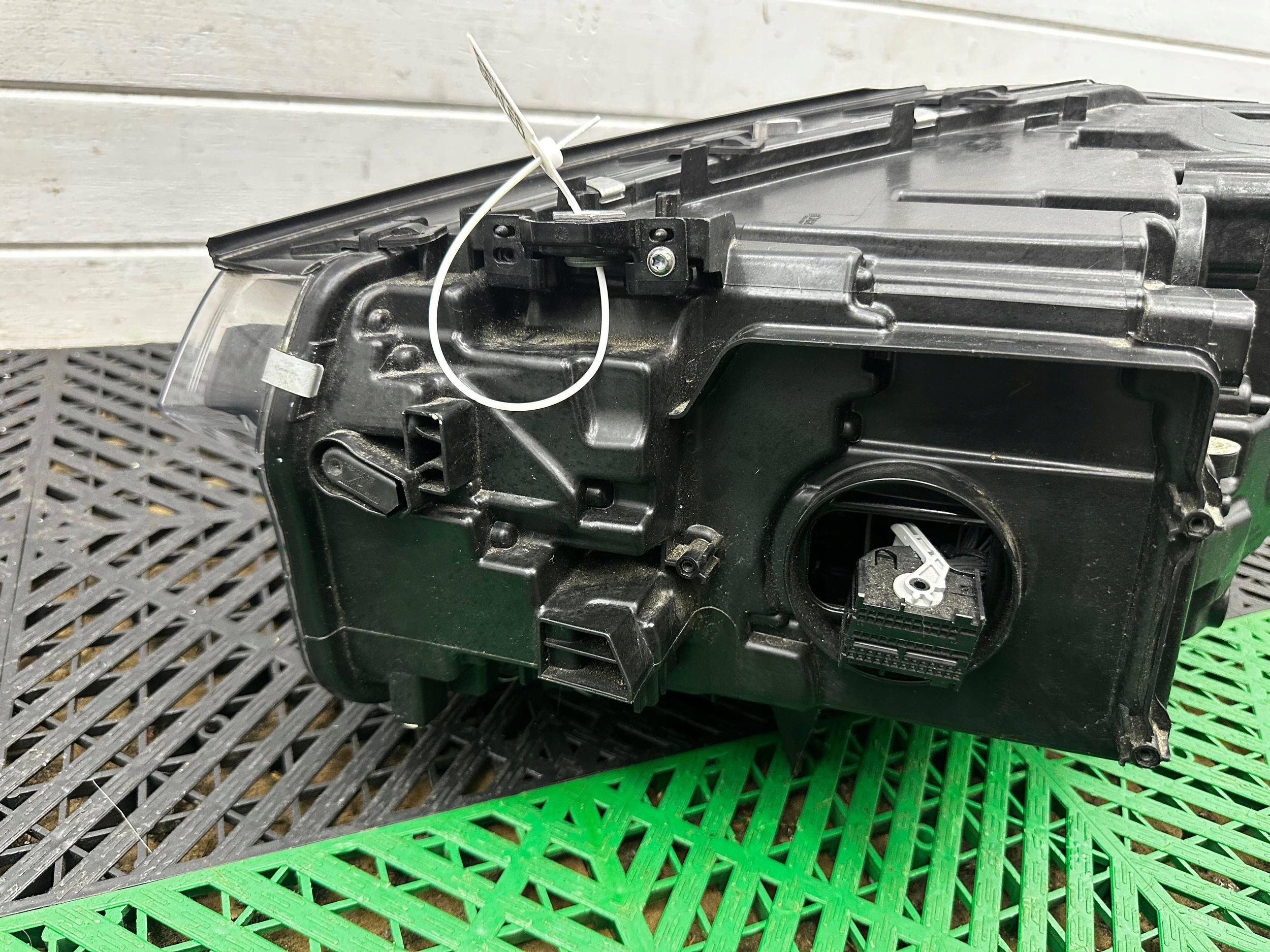 light front side right BMW X3 G01 ADAPTIVLED 8739654