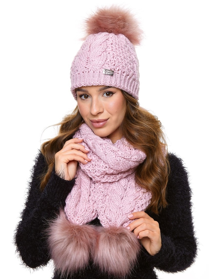 Dámský komplet čepice s bambulí a zimní šálou